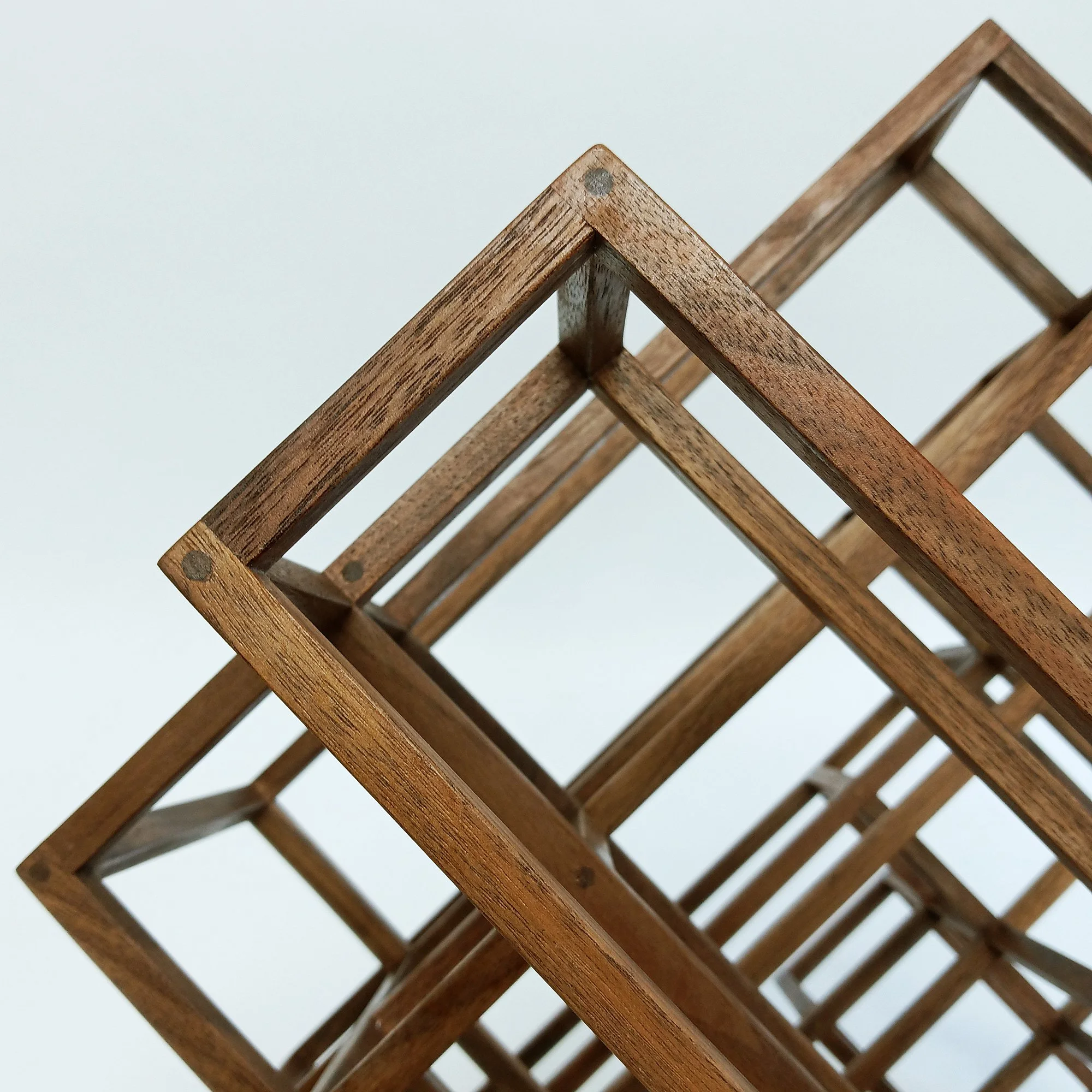 migliodesign-elwood-geometric-table-sculpture-3.jpg
