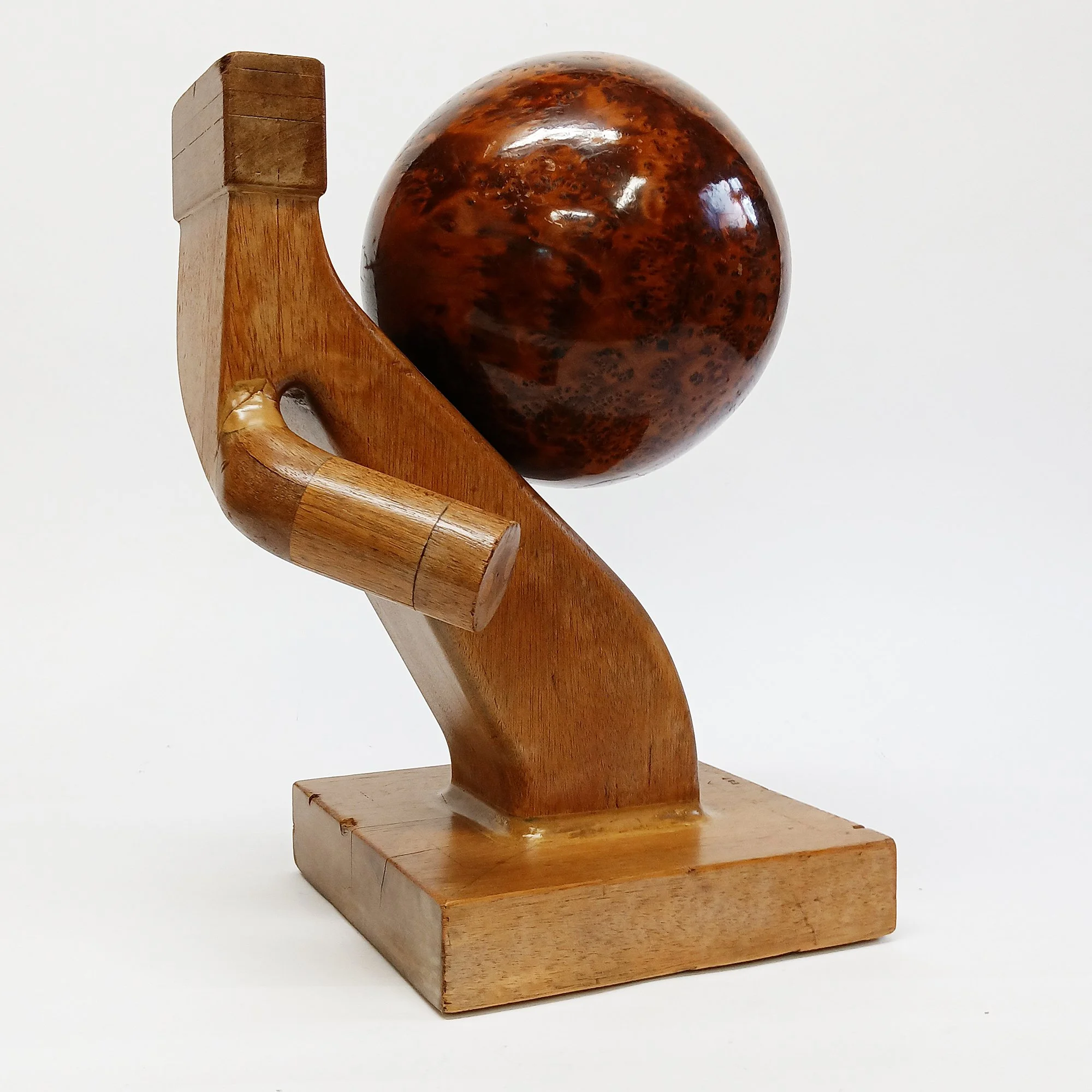migliodesign-balancing-act-minimalist-table-sculpture-2.jpg