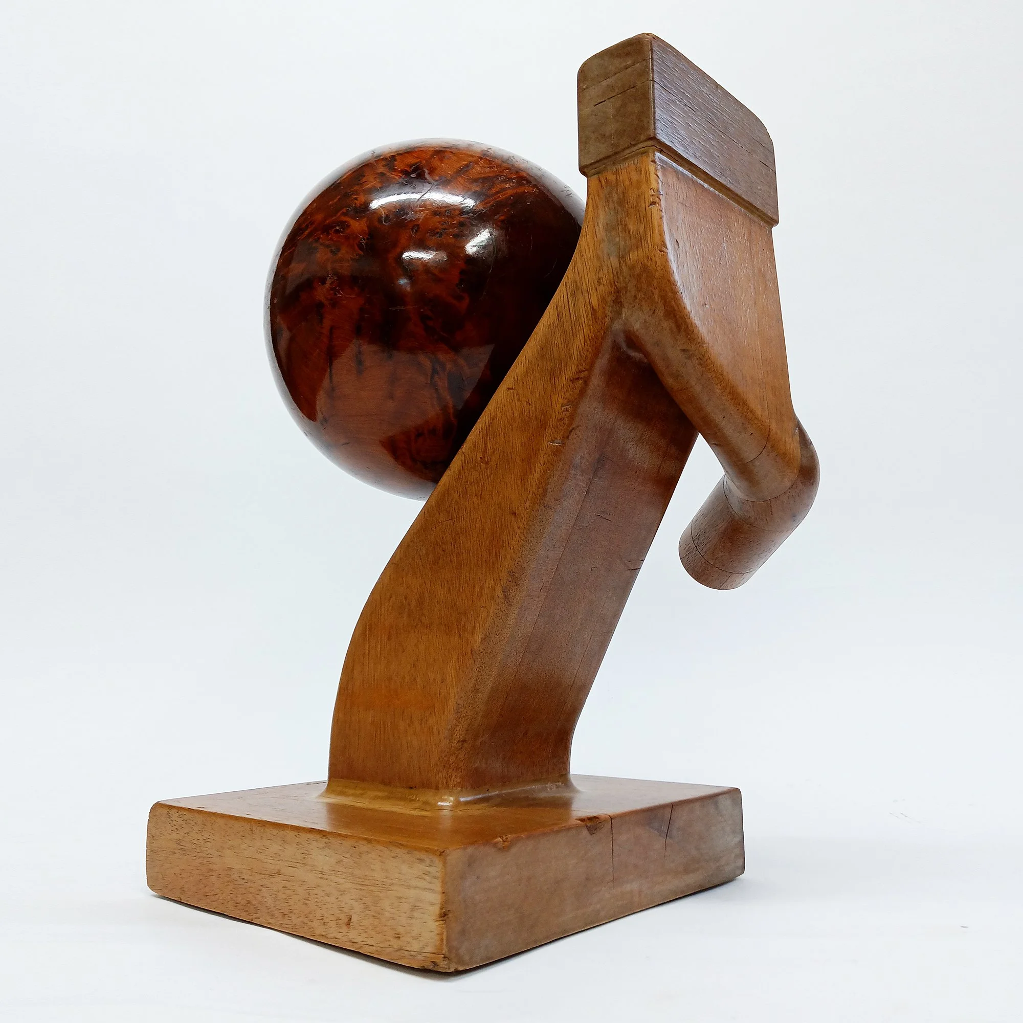 migliodesign-balancing-act-minimalist-table-sculpture-5.jpg