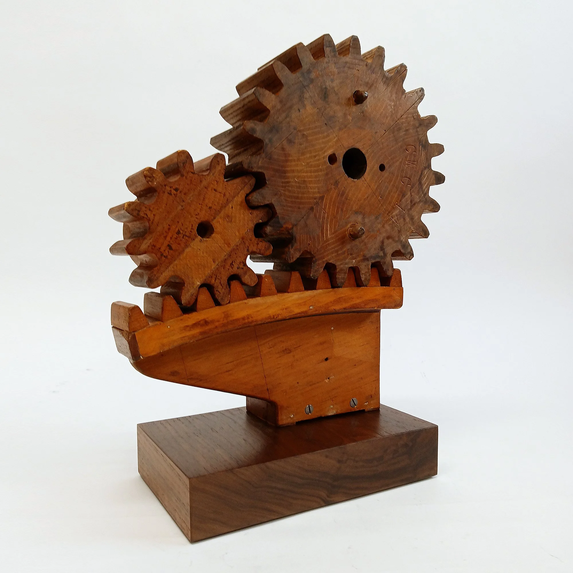 migliodesign-pinch-point-wood-foundry-gear-molds-table-sculpture-4.jpg