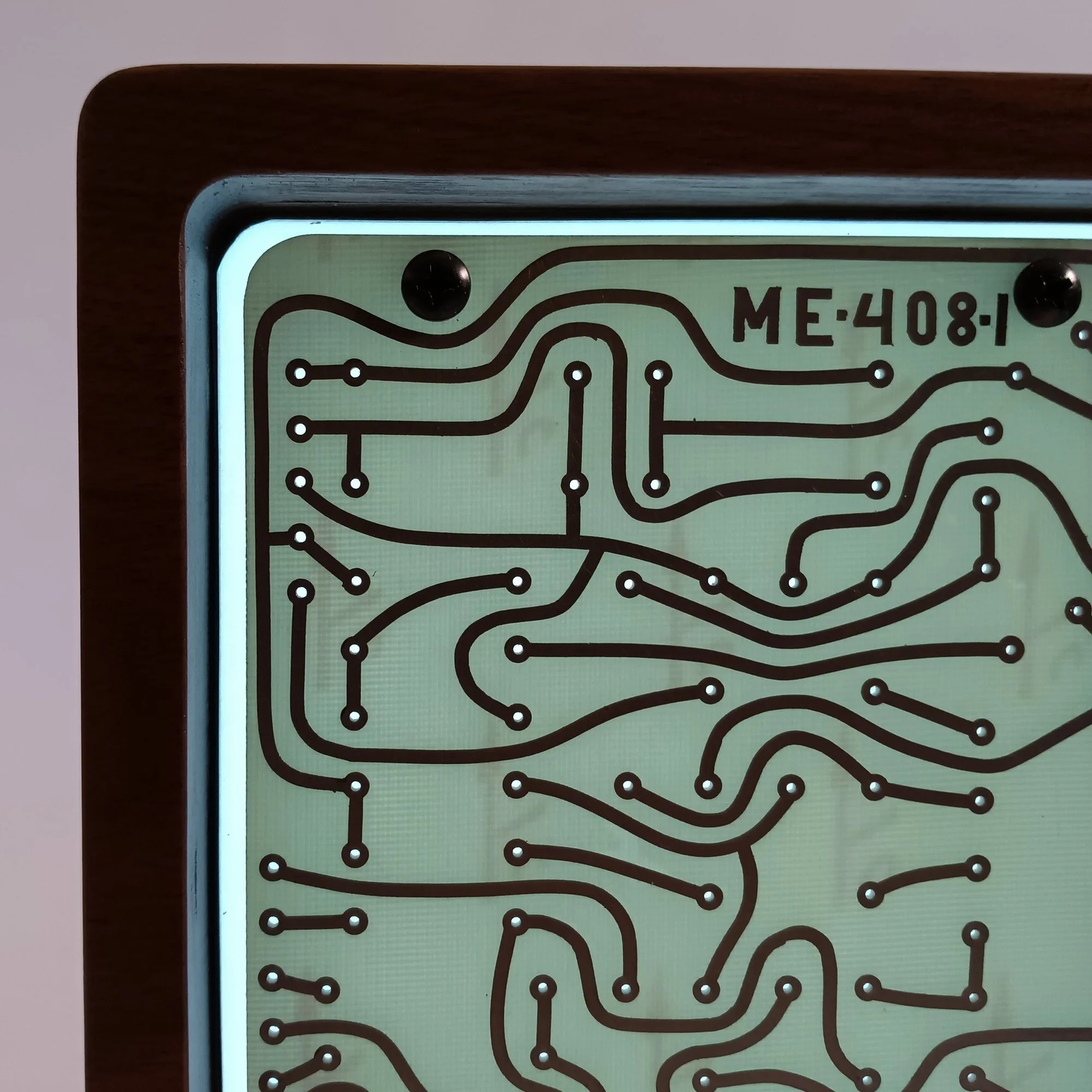 migliodesign-traces-tabletop-circuitboard-nite-light-11.jpg