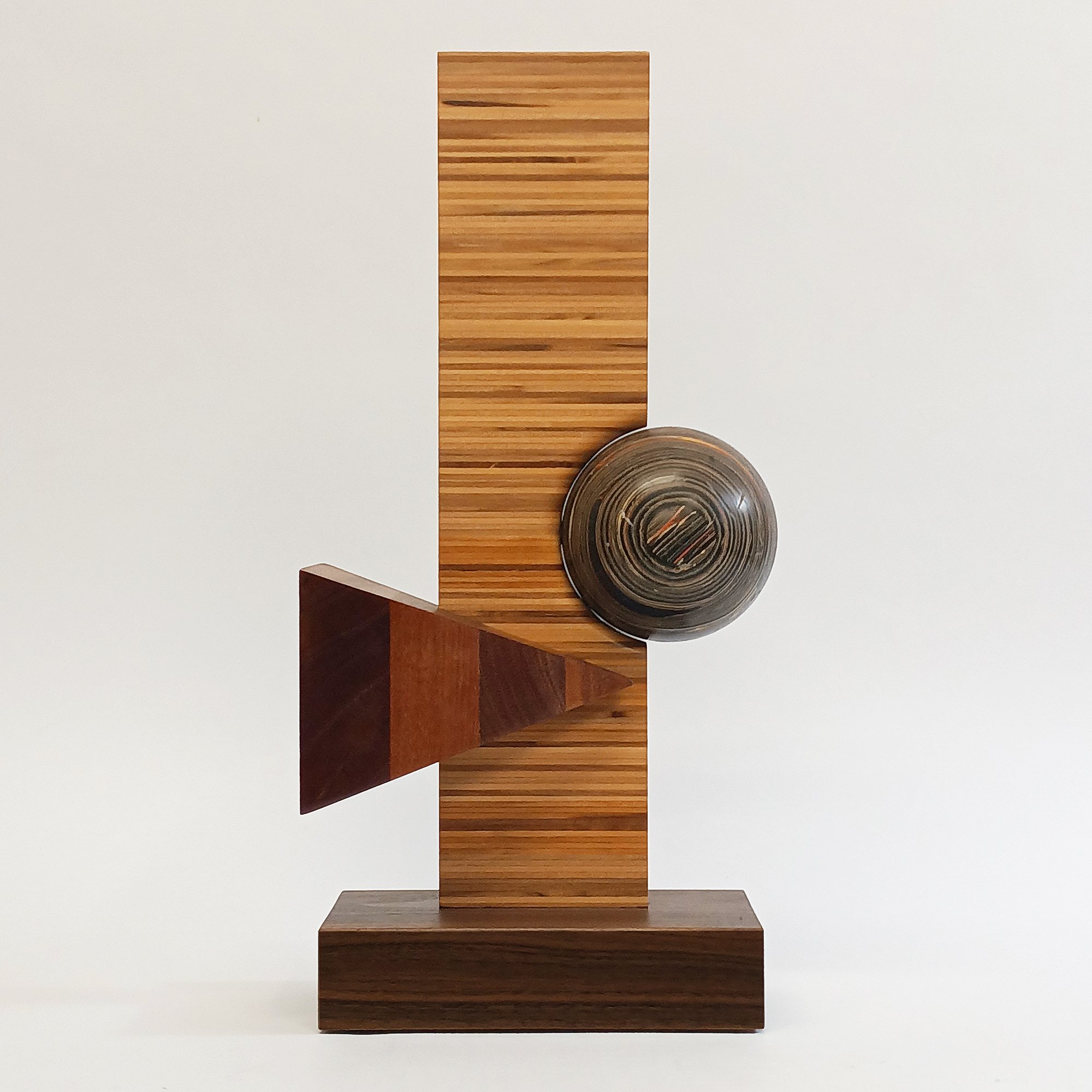 migliodesign-objet-d-art-modern-abstract-table-sculpture-1.jpg