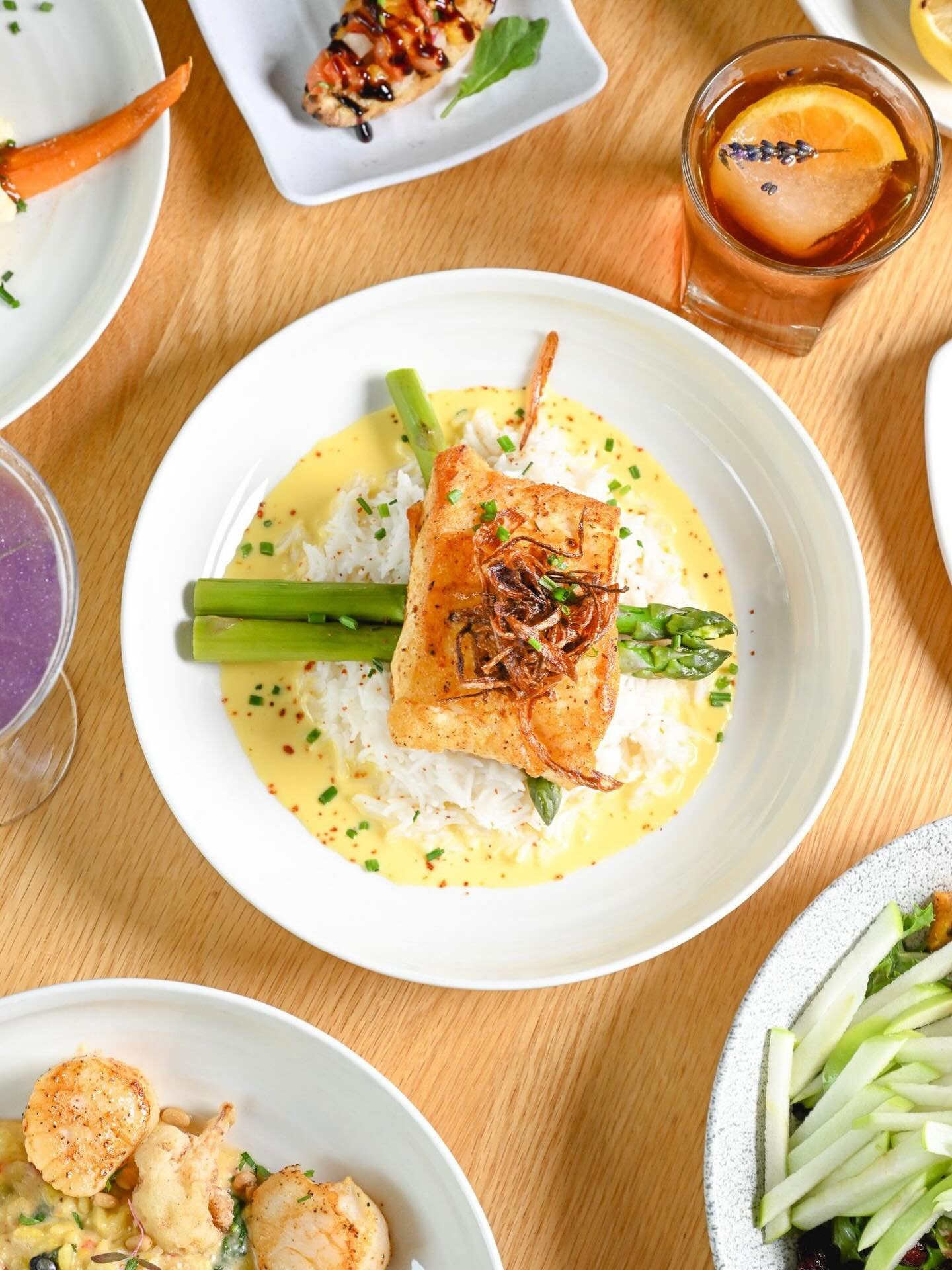 Hungry? Let&rsquo;s make it a night to remember 🥘✨
Comforting dishes, great company, and the kind of dinner that makes you stay a little longer.
Join us tonight at Cottage Wellesley!

#CottageWellesley