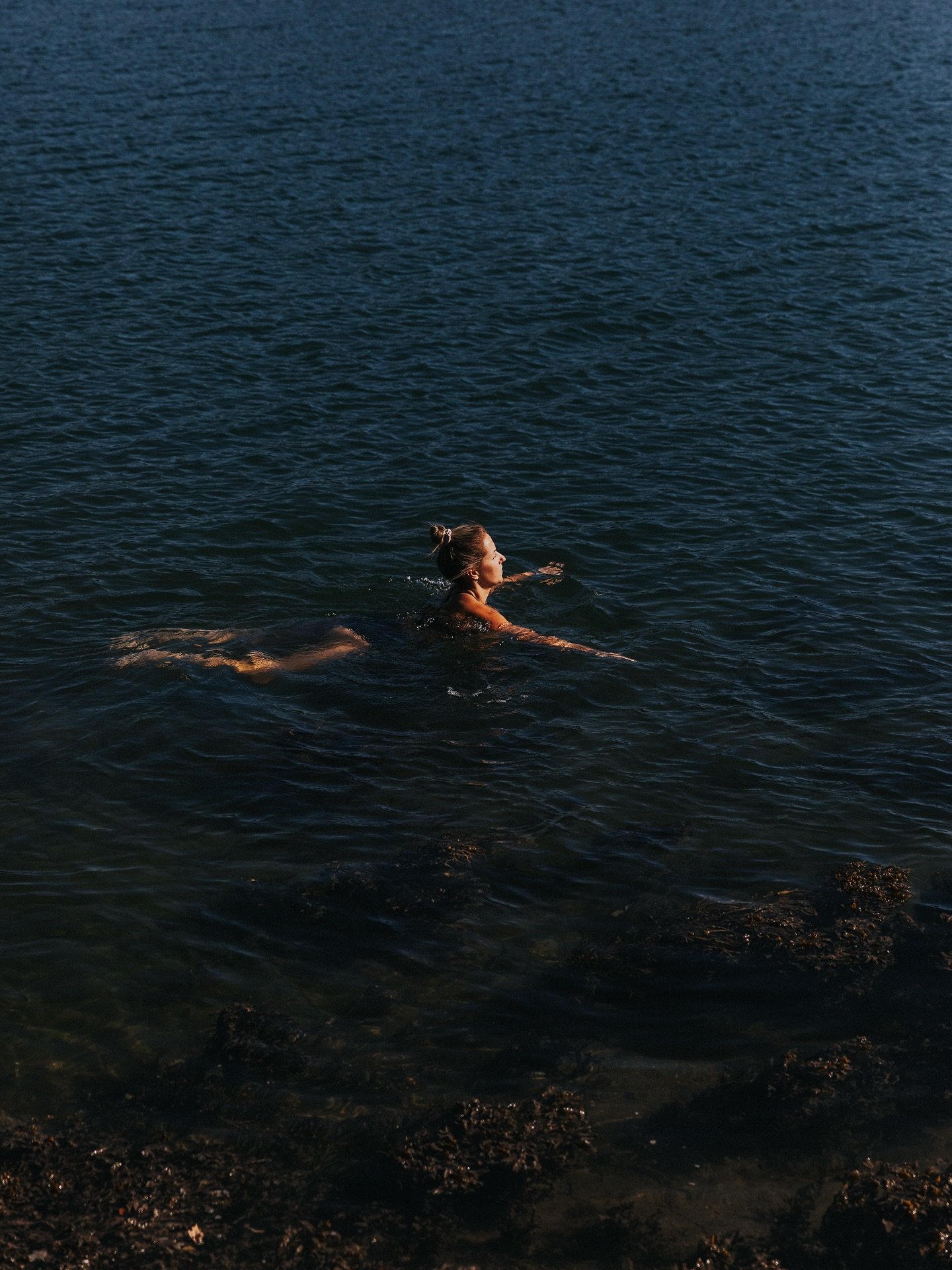 Tranquil moments on the estuary with @katie_churchill for @morandbroze last month 👌🏼 The time is now for golden morning swims ✨ &hellip;.always a bonus if followed by a sauna