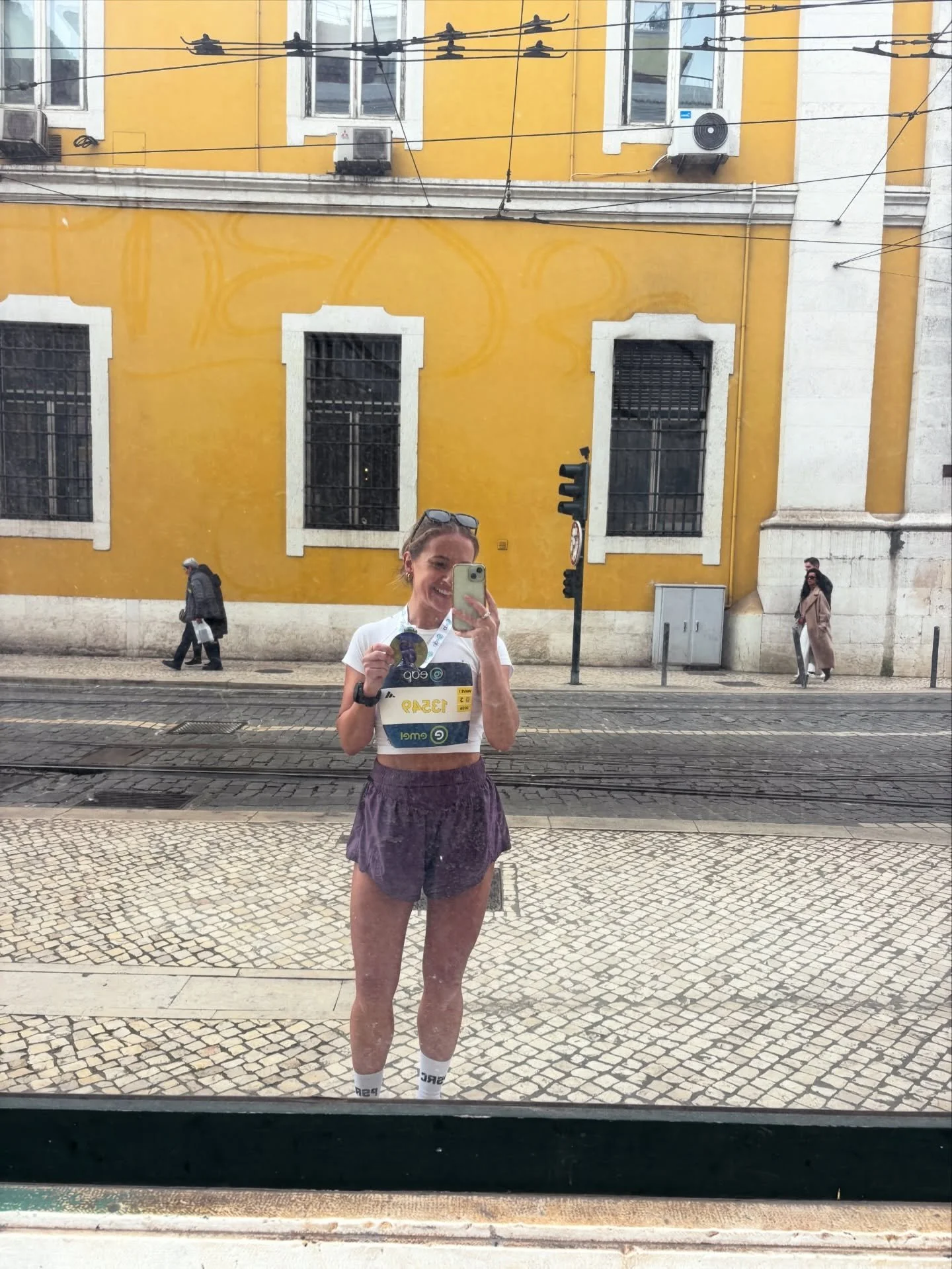 🇵🇹 LISBON HALF! 🏃🏽&zwj;♀️&zwj;➡️🏁🏅 A PB of 1:35(!) my first international race (on international woman&rsquo;s day!), my first @super_halfs and WHAT A RACE IT WAS! Hot and fast so had to dig deep for those last two miles but bagged 33rd in my a