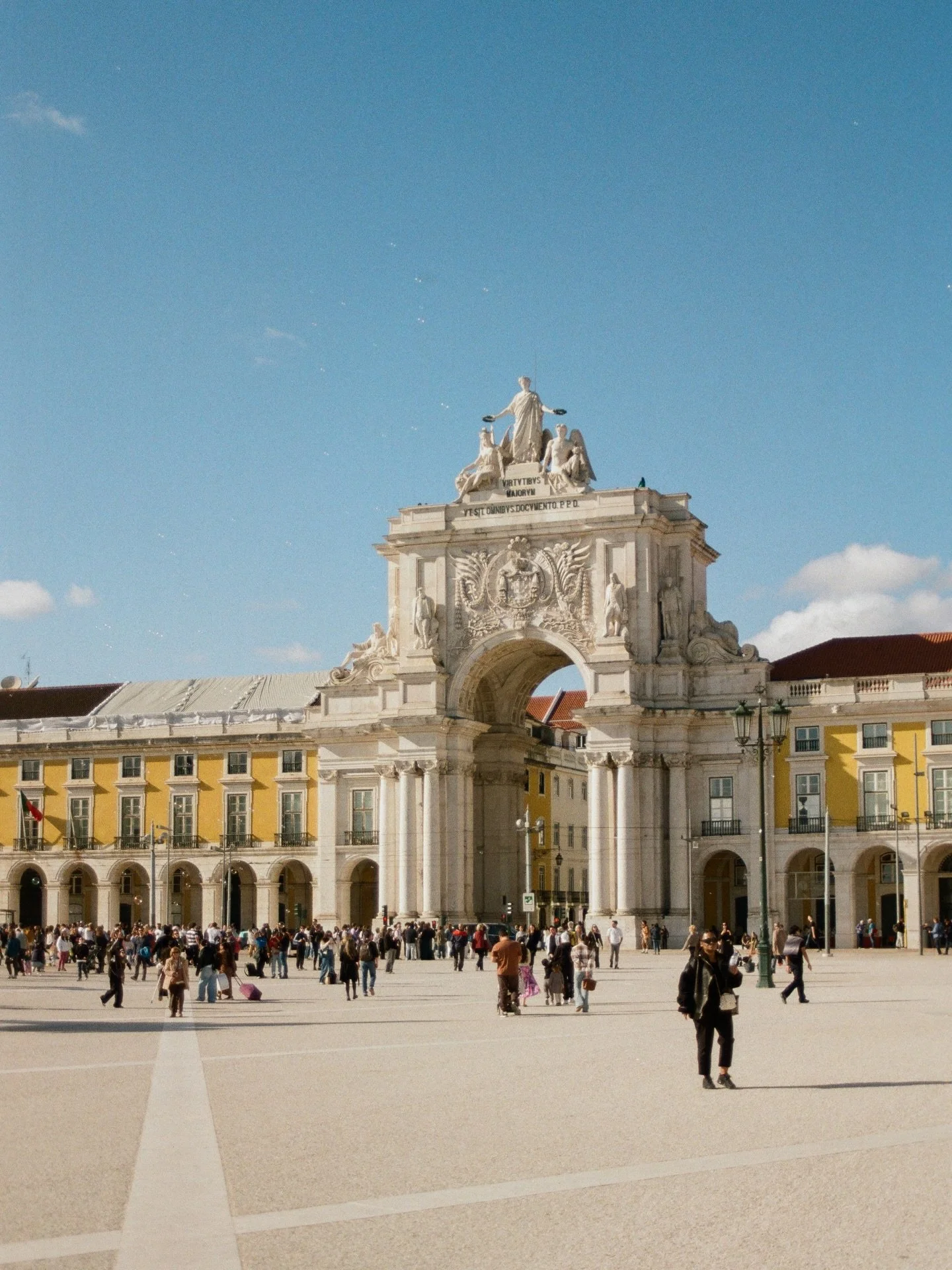 From one city to another, and one half marathon to another! Lisbon @edpmeiamaratonadelisboa COMPLETE and tomorrow I run @bathhalf for the second time! 🎉