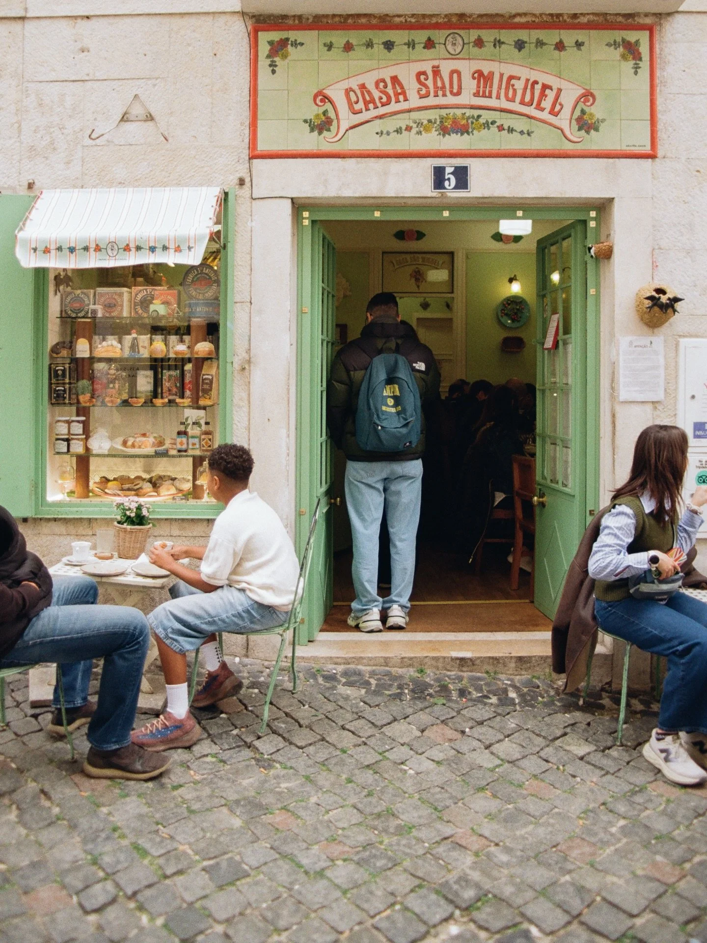 Lisbon ✨ Highlights ✨ on #film 🎞️

The streets, tiles, buildings, colour, trams and coffee culture here are just 👌🏼

Be sure to visit/see;
- Arch of Rua Augusta Arco Triunfal da Rua Augusta 
- Ride Tram 28
- @manteigaria.oficial 
- @castelodesaojo