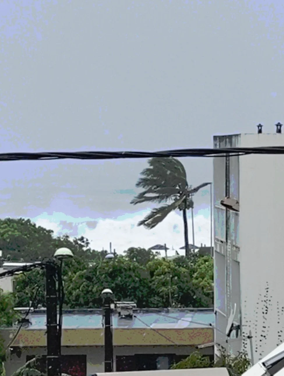 🖊 Le&nbsp;Cyclone à la Réunion met en lumière la vulnérabilité d’une partie de la population  - 2022