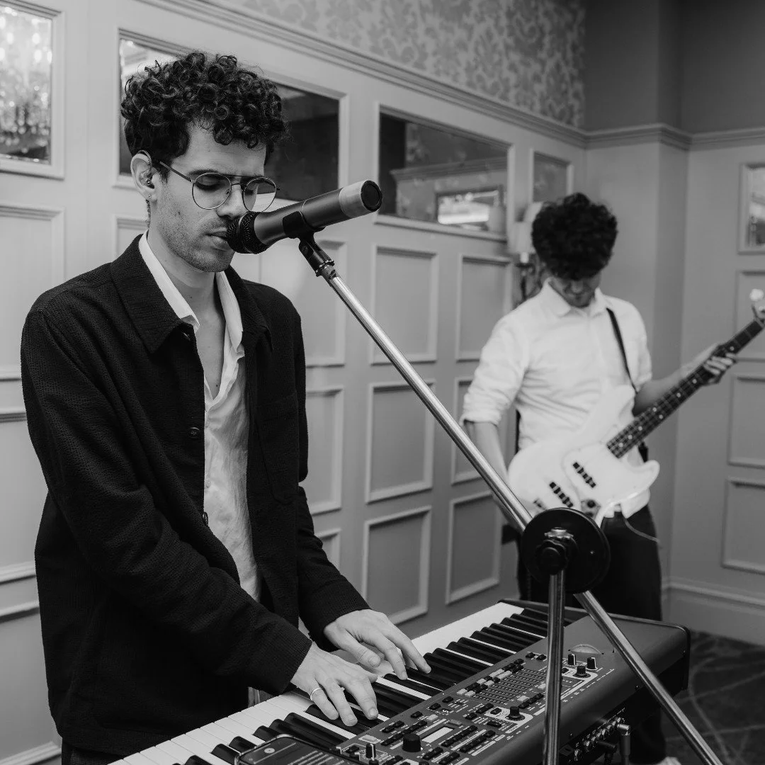 What a night! 🎶✨ Huge thanks to @john_pawson &amp; @lydsjpaws for having us be part of such a beautiful celebration &mdash; we had the BEST evening! 🥂💍

Big love to @devere_hotels in Chesham for the stunning setting, and shoutout to 📸 @1stclasswe