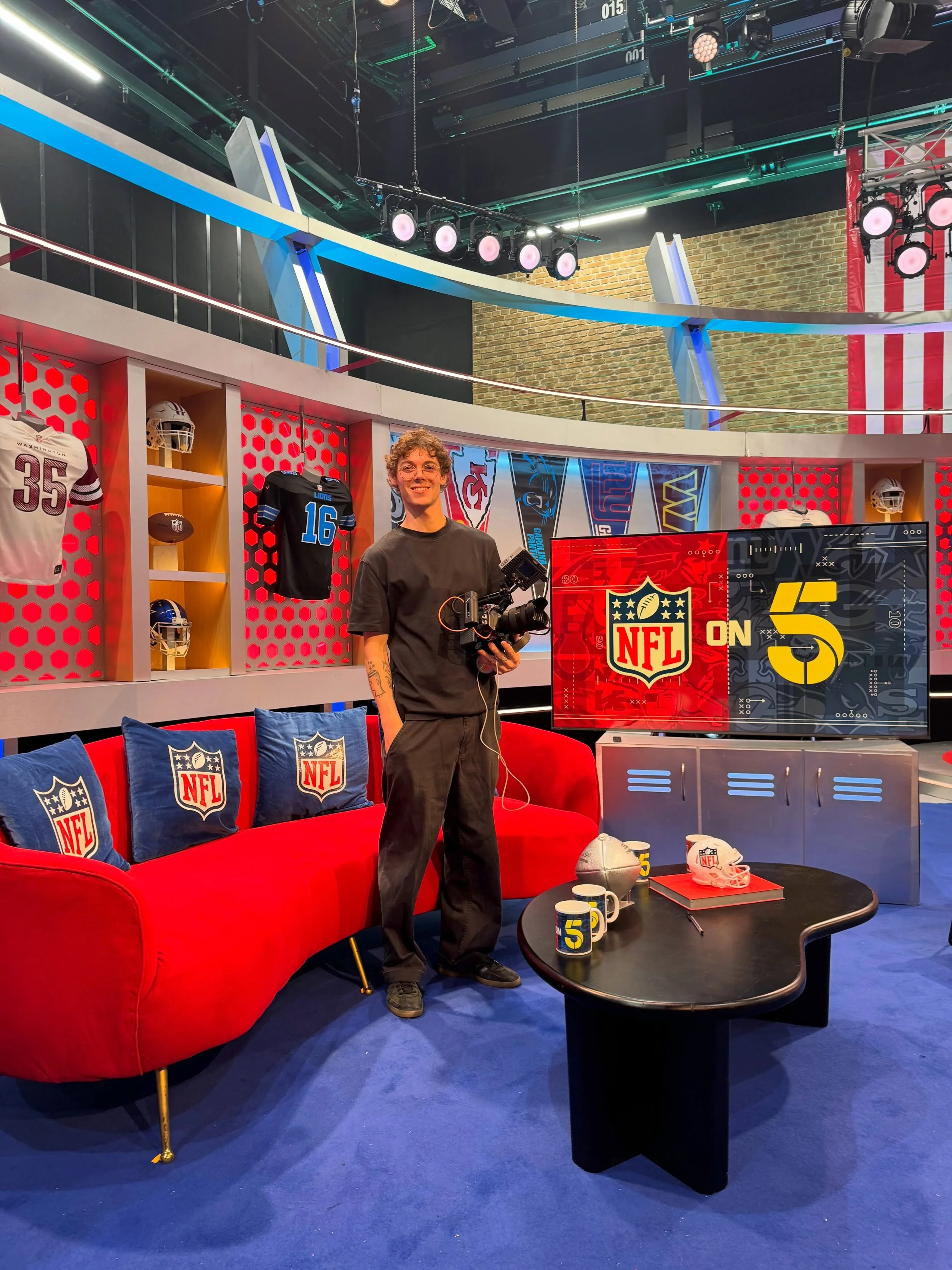 Great first Sunday shooting part of the NFL on 5. Looking forward to being here for the rest of the season. 🎥❤️

@channel5sport 
@channel5_tv 

#videography #nfl #channel5 #sports #edit