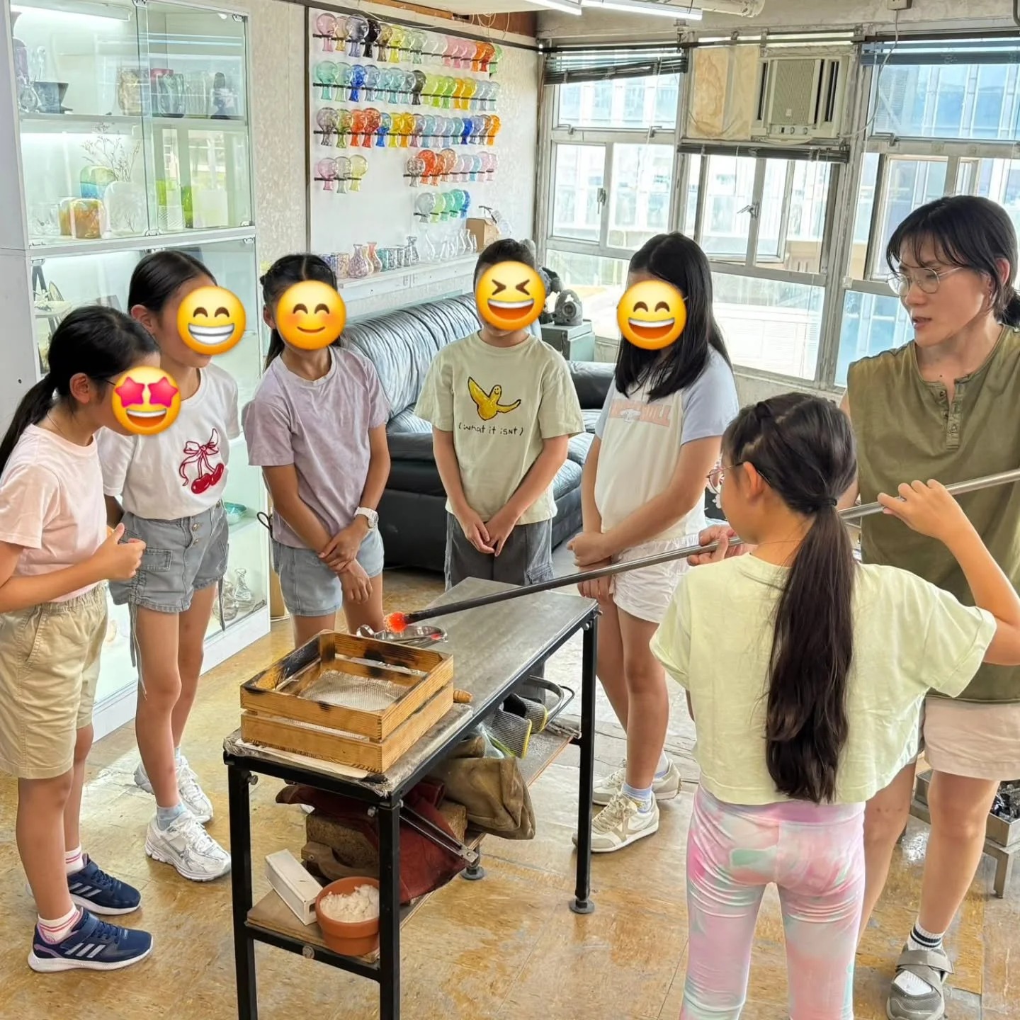 🔥手作體驗工作坊🔥
包場玩創意，零經驗都玩得！
想同朋友仔整啲特別嘅嘢？💪
我哋嘅導師會一步步教你
包你整到靚嘢返屋企！

👨&zwj;👩&zwj;👧&zwj;👦 超啱團體包場：
&bull; 親子活動 - 同小朋友一齊創作獨特回憶
&bull; 閨蜜姊妹團 - 製作專屬手作禮物
&bull; 公司Team Building - 一邊玩又增進感情
&bull; 生日會/畢業活動 - 留低最難忘嘅體驗

🎨 新手友善 | 小朋友都玩得
唔使怕，導師會貼心指導！

📲 想Book堂
