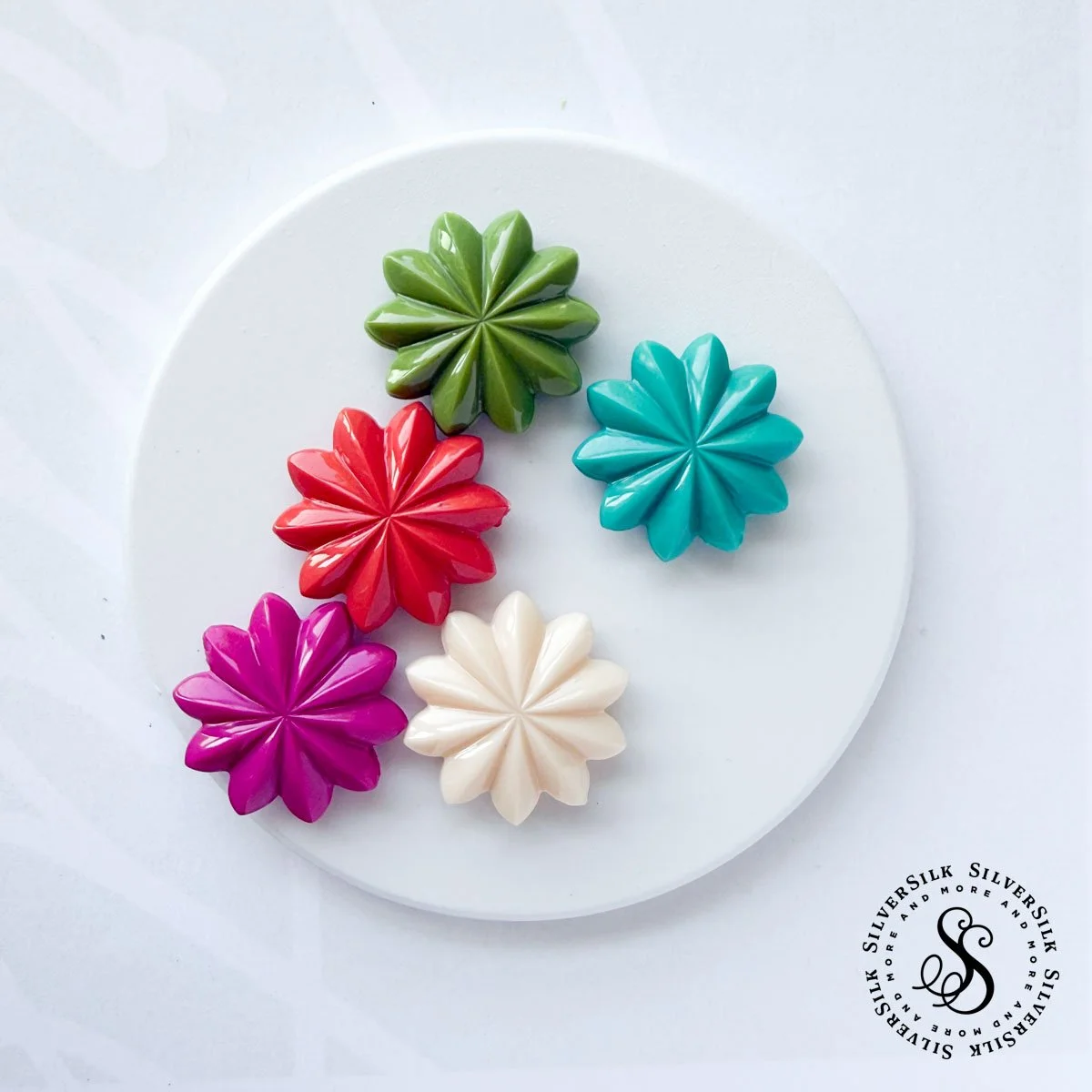 25mm Vintage German Resin Cactus Bloom Focal Pendant - 1pc Set