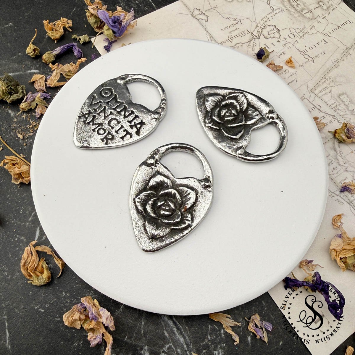 30x40mm Pewter Omnia Vincit Amor (Love Conquers All) Pendant - Green Girl Studios