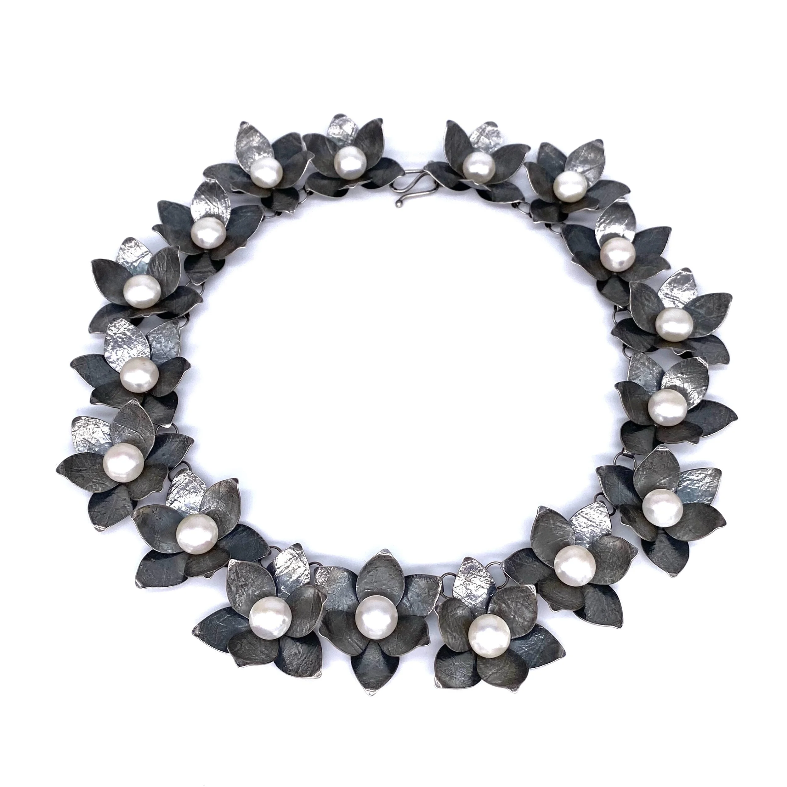 6D1FAFD7-B9C5-4B43-BB46-FE14ABA36C4A