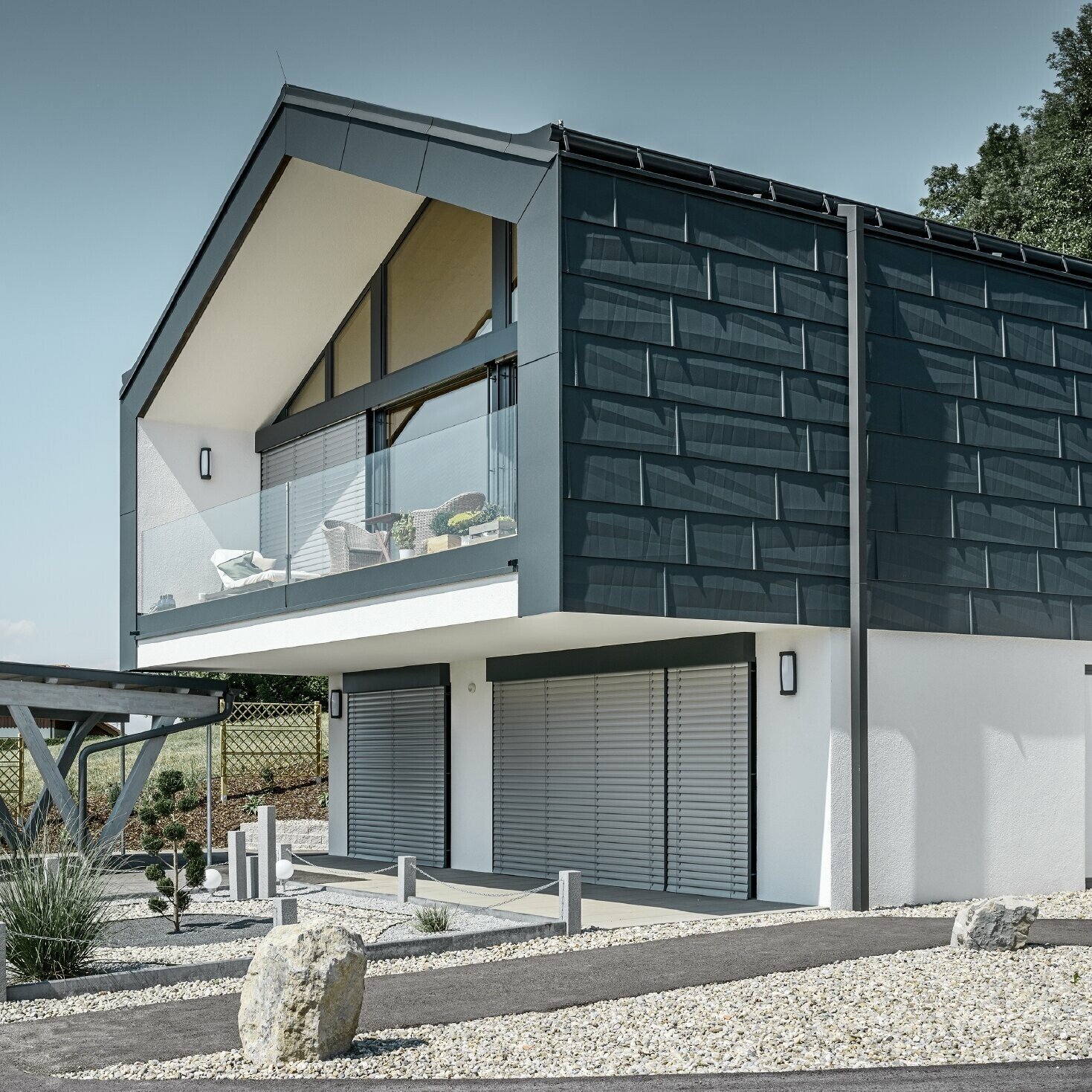 csm_PREFA-Dach-und-Fassadenpaneel-FX12-Mehrfamilienhaus-Einfamilienhaus-Bergheimer01_9f2244d25a.jpg