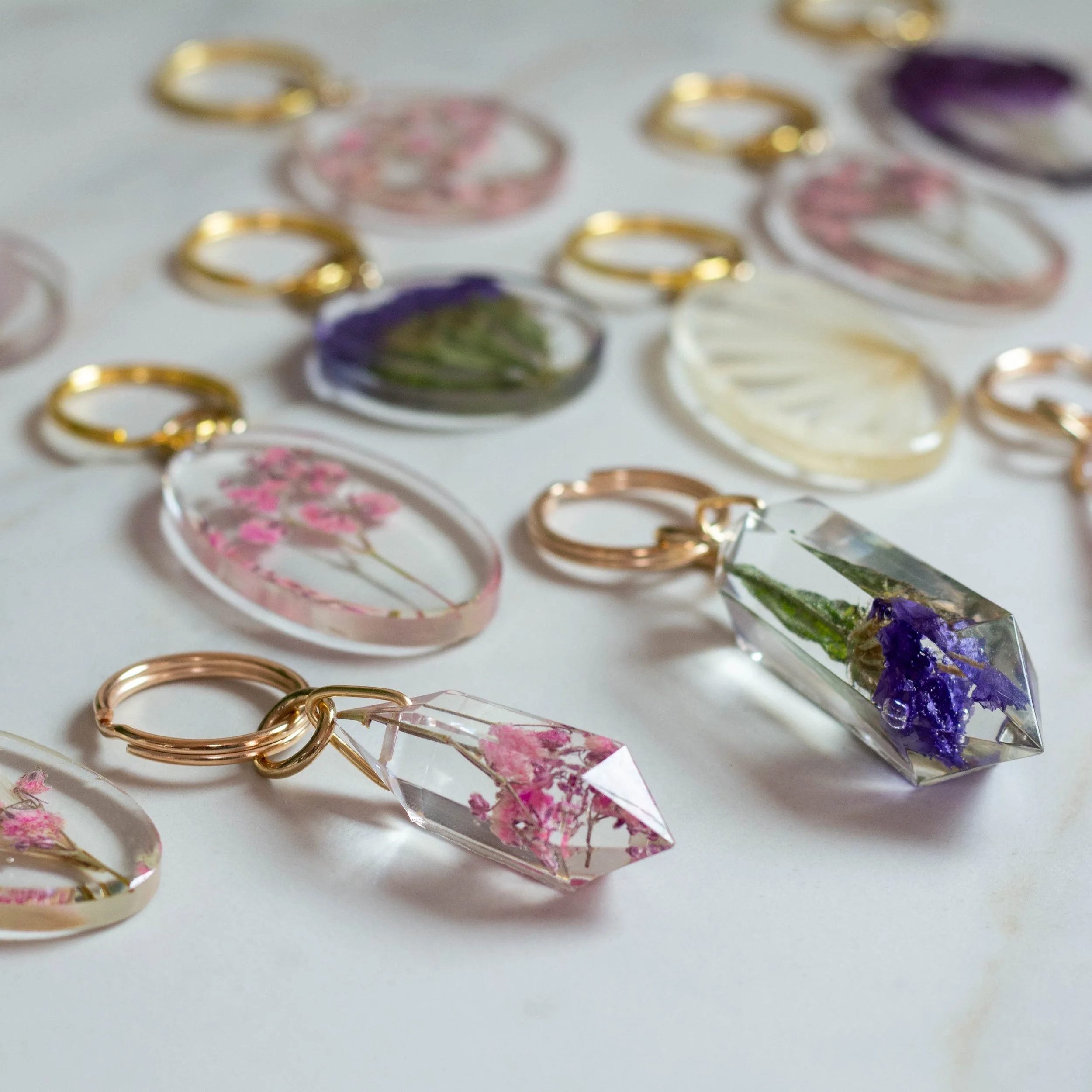 Resin keychains, flat and crystal