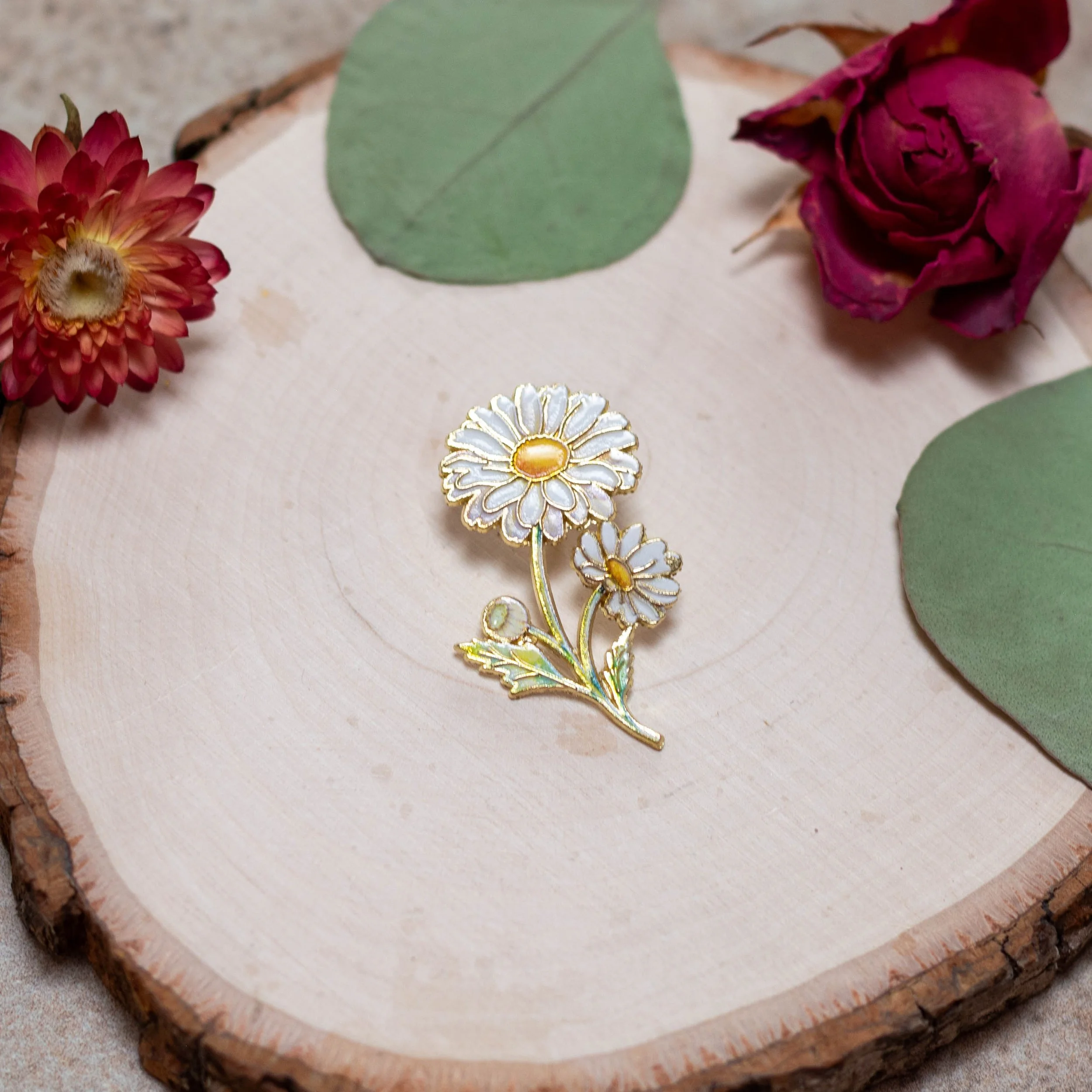 daisy pin.jpg