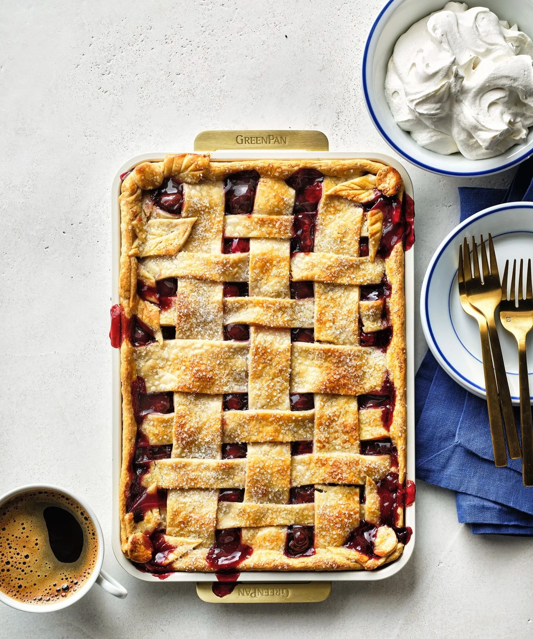 VFGG_GREENPAN_BAKEWARE_SV_CHERRY_PIE_SU25_2152_alt_1.jpg