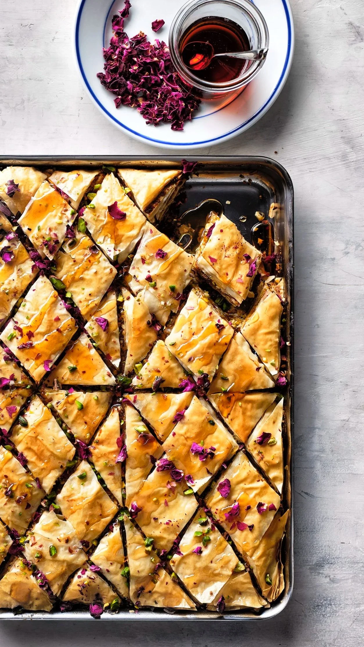 VFGG_ALL-CLAD_COOKWARE_B26_SV_BAKLAVA_3316.jpg