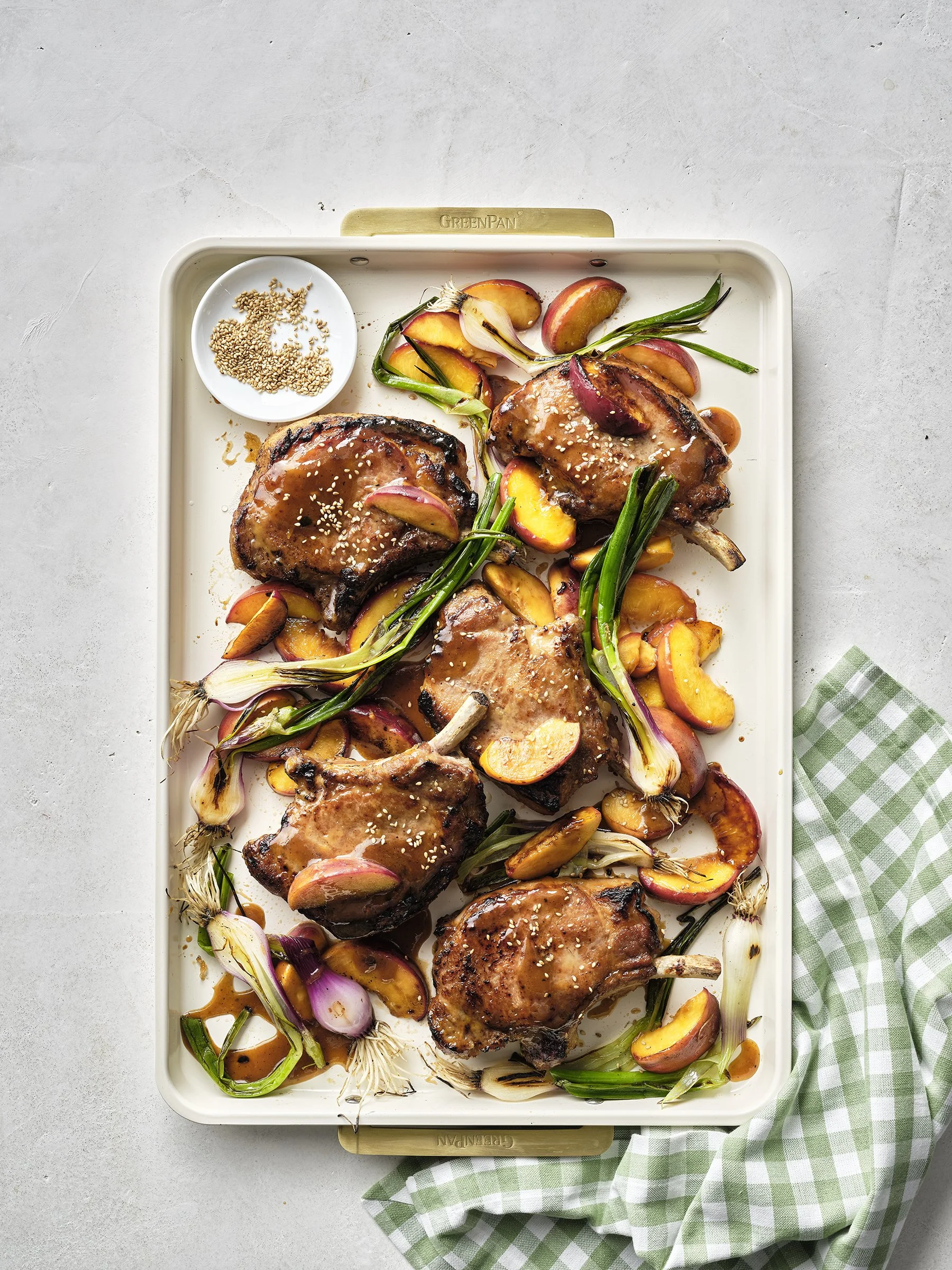 VFGG_GREENPAN_BAKEWARE_SV_PORK_CHOPS_SU25_2203.jpg