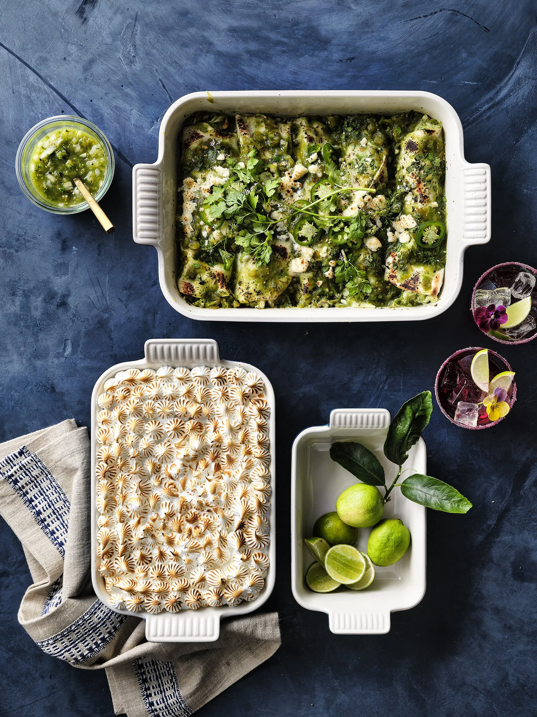 VFGG_LE_CREUSET_B26_CV_BAKEWARE_2206.jpg