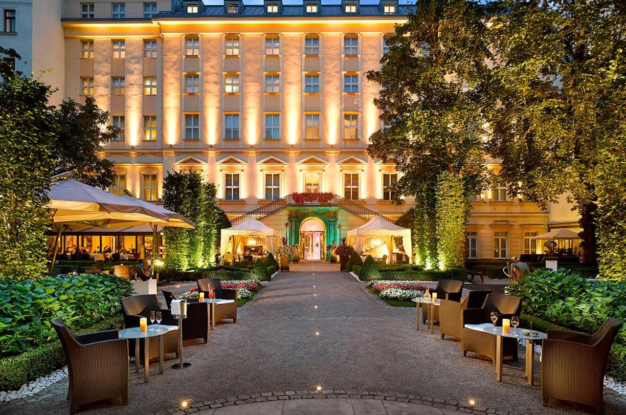 The+Grand+Mark+Prague_top+10+hotels+in+Prague+for+tatesful+travelers