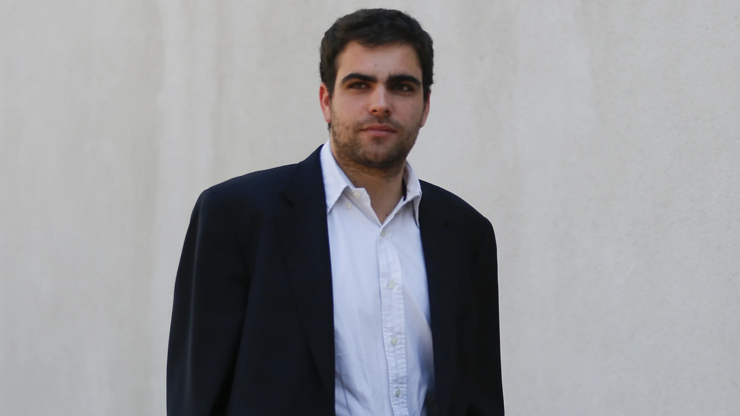 Progresista y apitutado sin experiencia: el polémico asesor de Piñera que lo lleva a ceder ante la izquierda