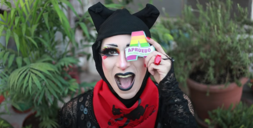 Campaña de mal gusto del "apruebo" genera risas y burlas y hasta hace cuestionarse a sus votantes de estar en lo correcto