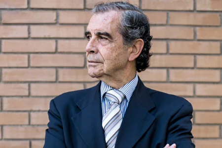 Consejo de Ética de Medios dio veredicto contra canal T13 por haber censurado al pensador Hermógenes Pérez de Arce