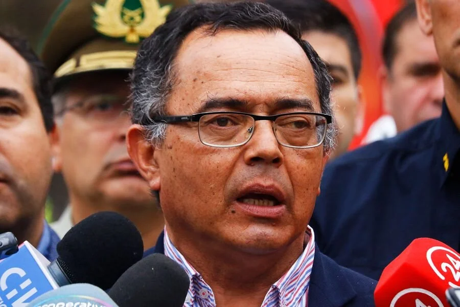 La confusa visión del intendente de Valparaíso: considera a John Cobin un desquiciado y busca verlo tras las rejas