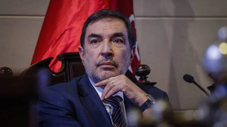 Seis millones de pesos gastó el presidente del Servel en auto de seguridad para los días del plebiscito