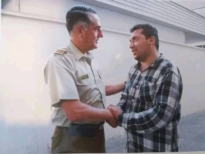Habla el joven funado por saludar al general Rozas en un video: “Carabineros es como mi familia”
