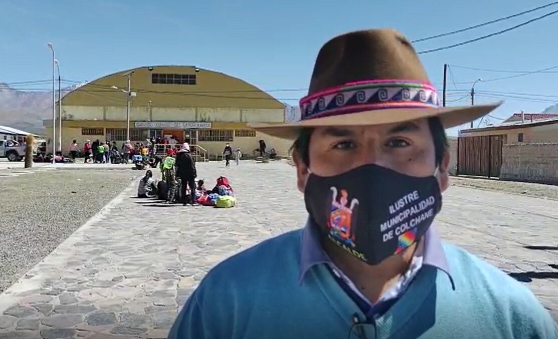 El alcalde García Choque denuncia que por todos lugares y horas se escuchan desesperados llantos de hambre, sed y frio de los niños migrantes.