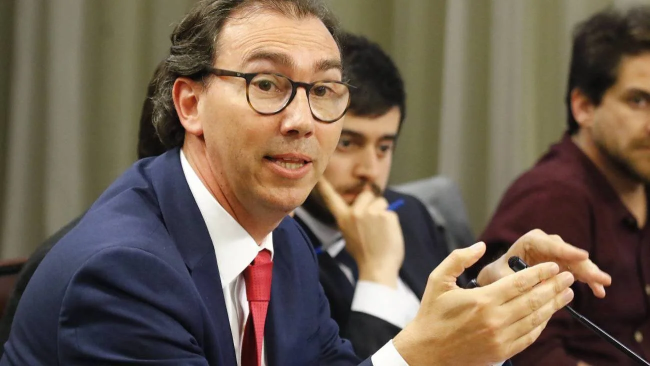 Raúl Figueroa Ministro.jpg