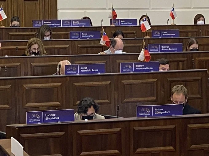 La bancada de Vamos por Chile fue la única en oponerse a los privilegios que logró la izquierda en la Convención de subirse los ingresos.