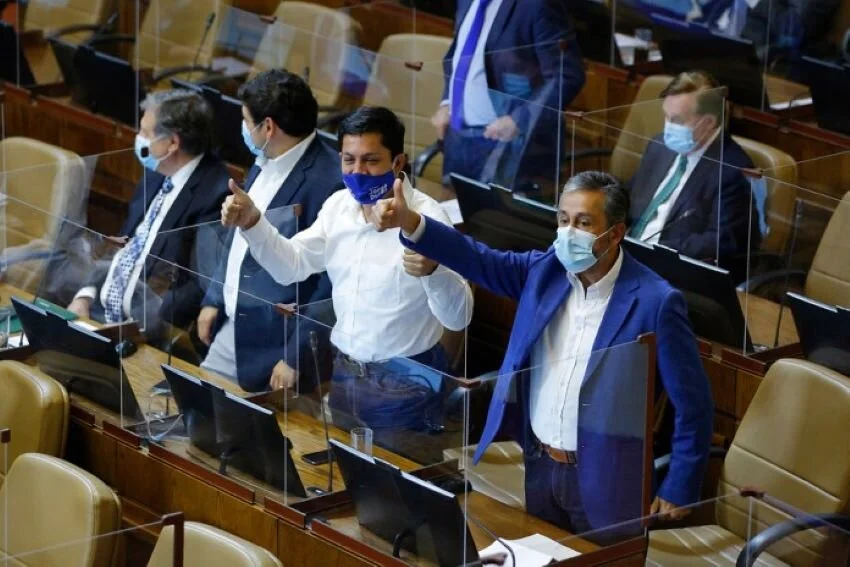 Junto a Paulna Núñez, Jorge y Eduardo Durán (RN), han decidido seguir la misma línea demagógica y votar a favor del cuarto retiro.