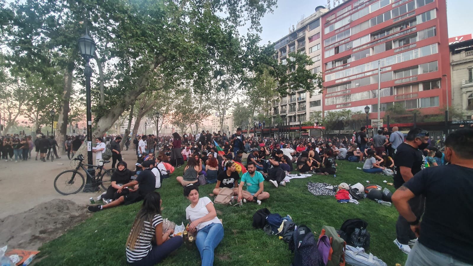 Durante la jornada de protestas los manifestantes que se aglomeraron en diversos puntos de la ciudad no usaron mascarillas en su mayoría.