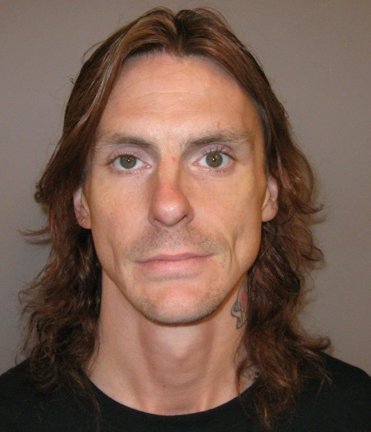 Apoyado por feministas, pedófilo se declaró mujer, fue a una cárcel femenina y violó a su compañera de celda