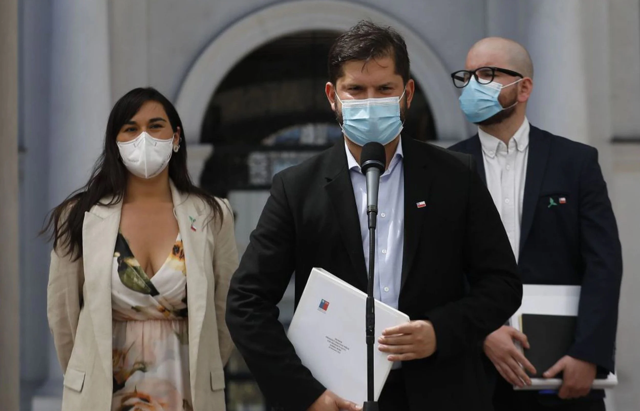 67 burócratas del gobierno de Boric realizaron una petición de aumento de sueldo