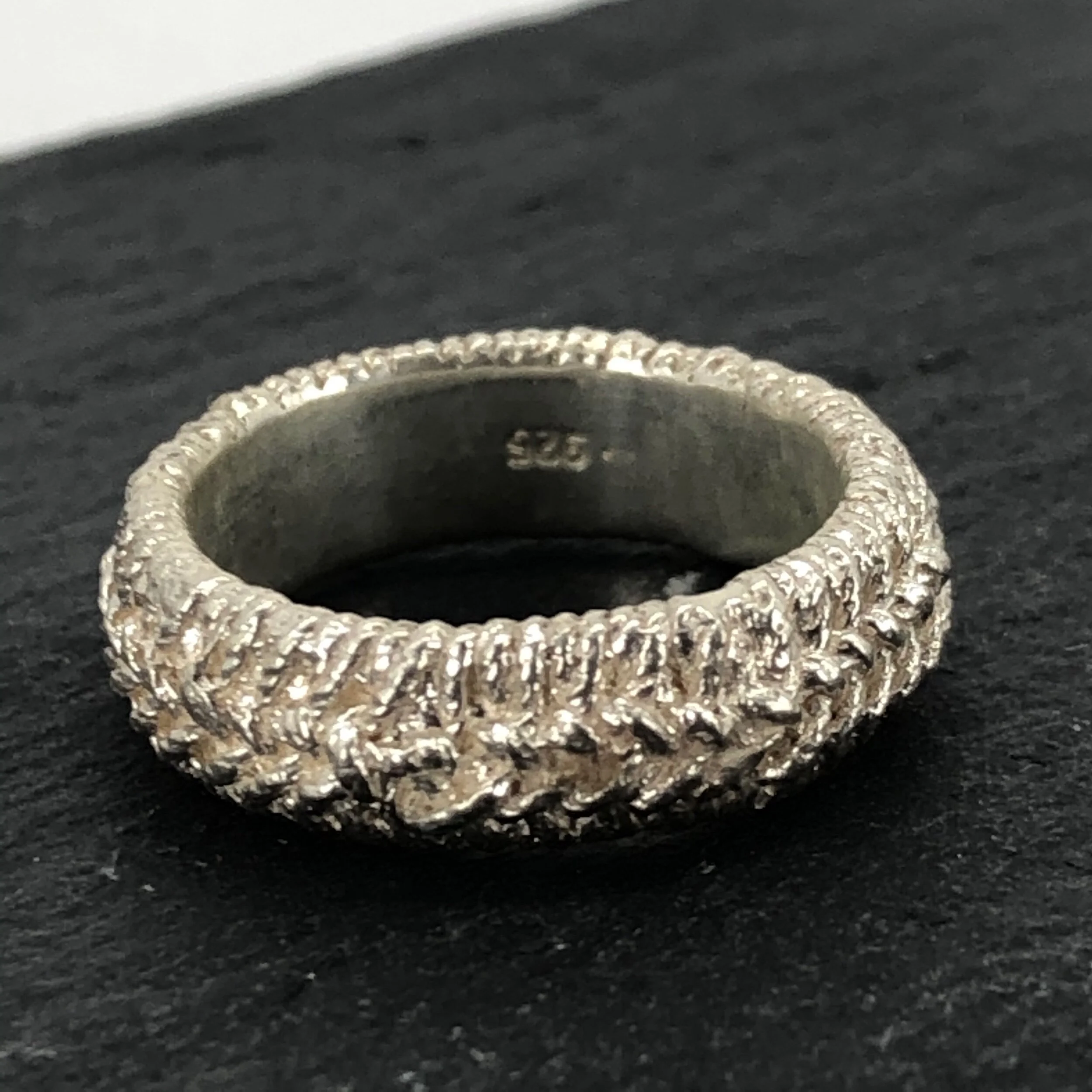 70C42901-5A65-472A-BF35-E1D07B1E8F31