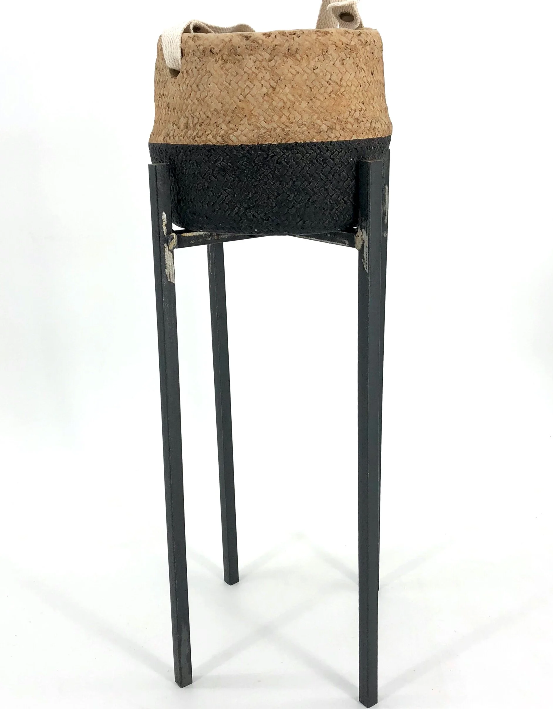 D1CAC0AE-BA83-405D-BD90-0E85F0202454