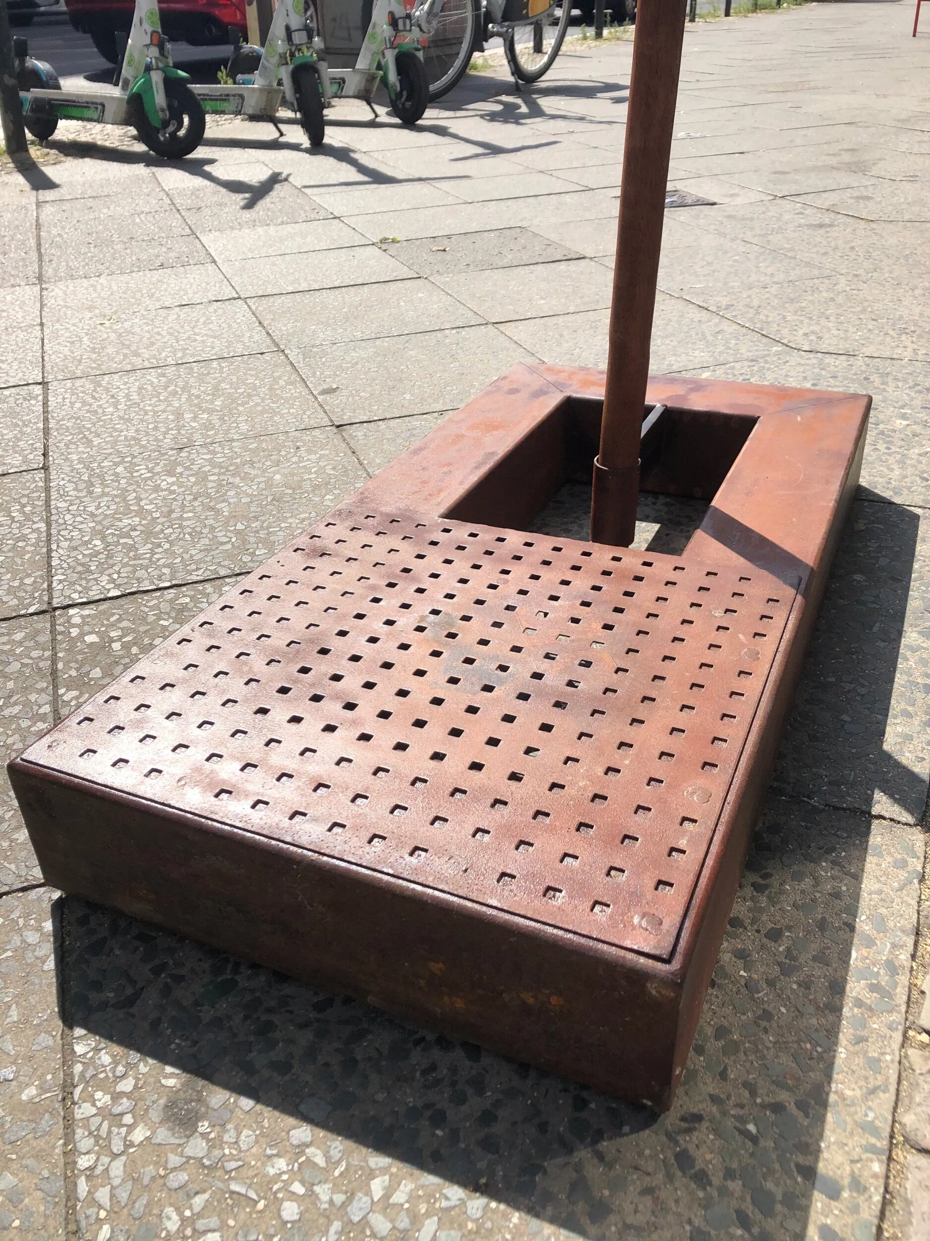 3198B1E2-7AA0-4A88-81AE-3612E756087F