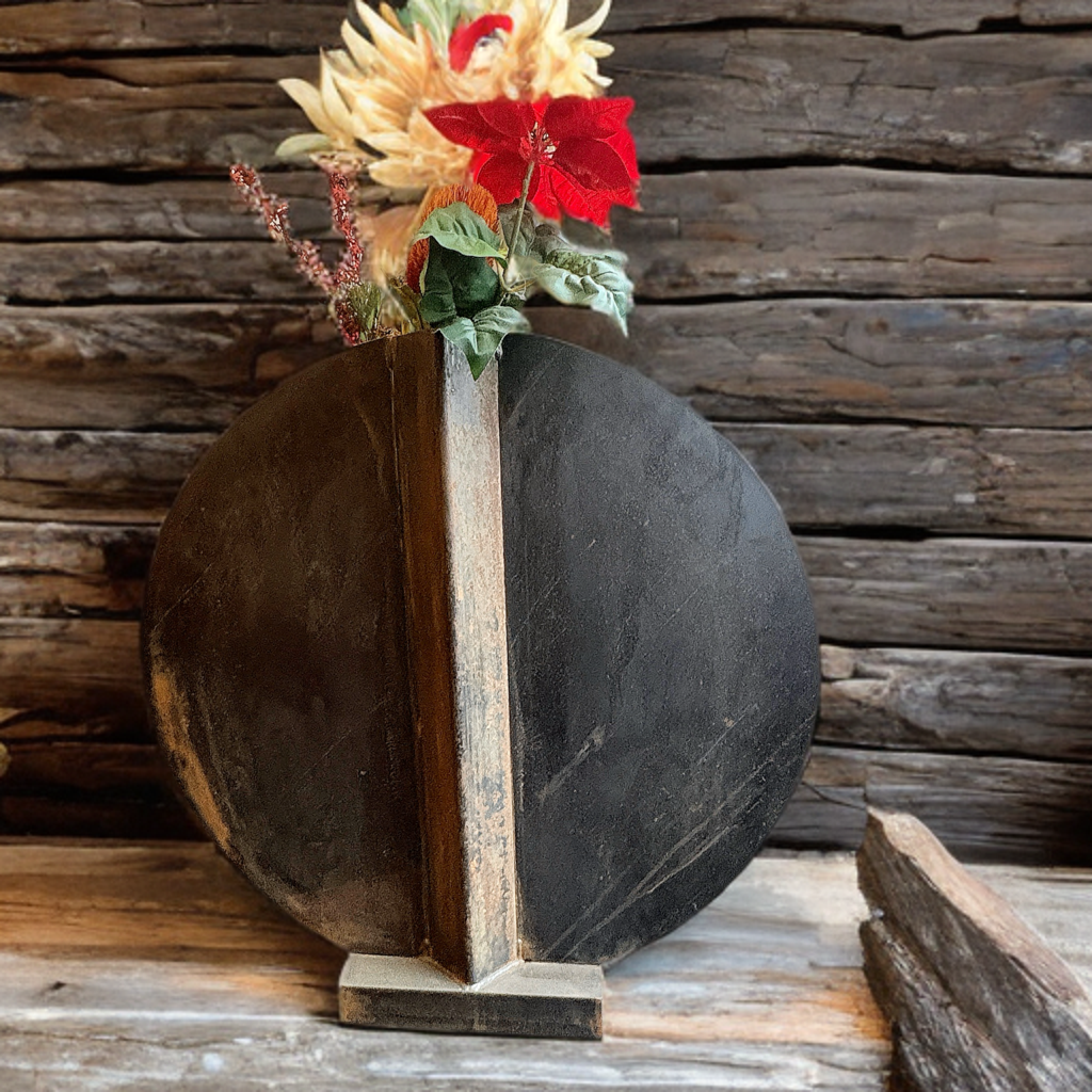 Vase aus Industriestahl, handgefertigte Metallvase, rostige Vase, Designer-Vase H. Erlenbach, Outdoor Vase Metall, skulpturale Vase, Industrial Design Vase