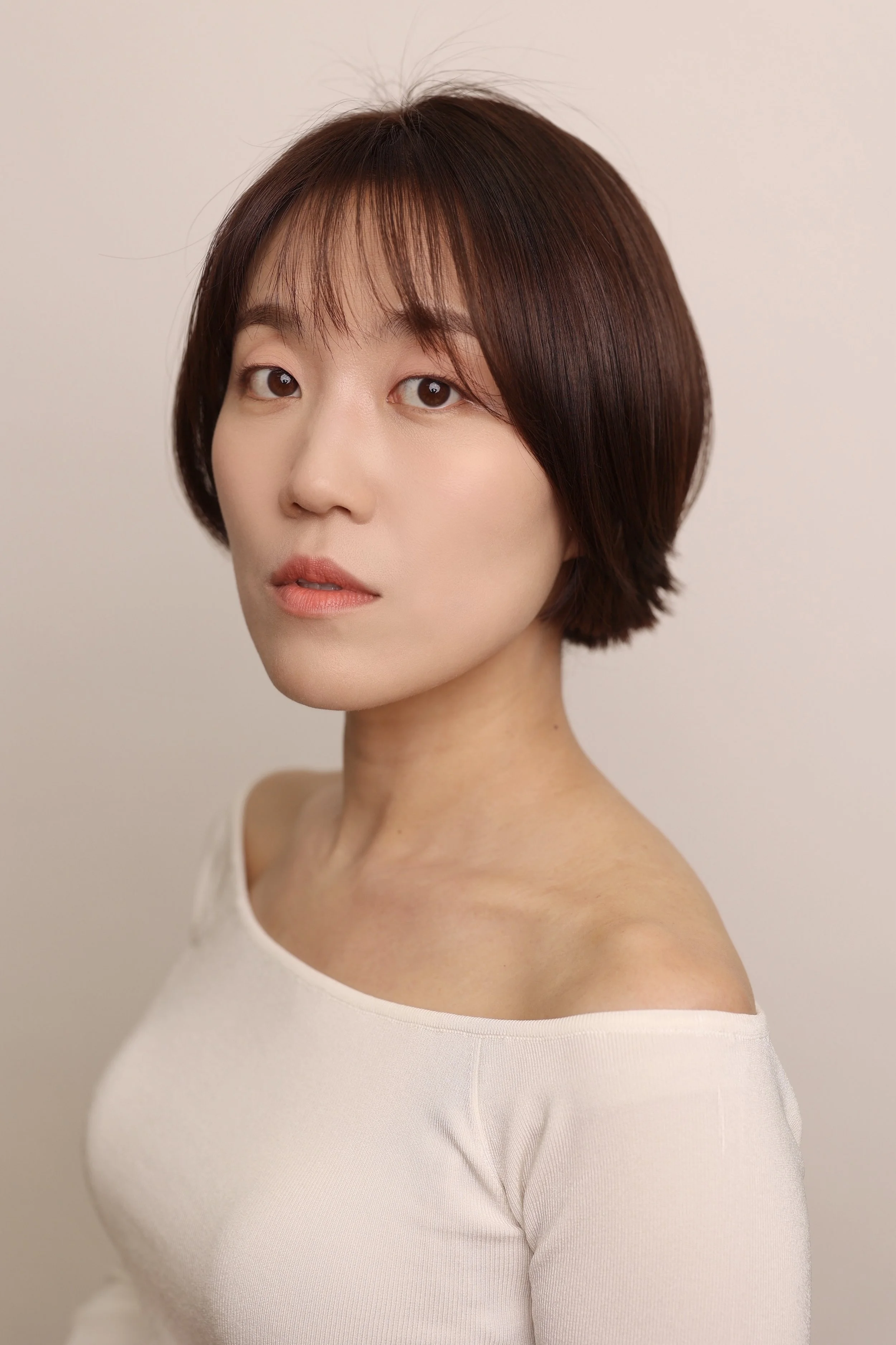 EJL_Headshots_New_1A.jpg