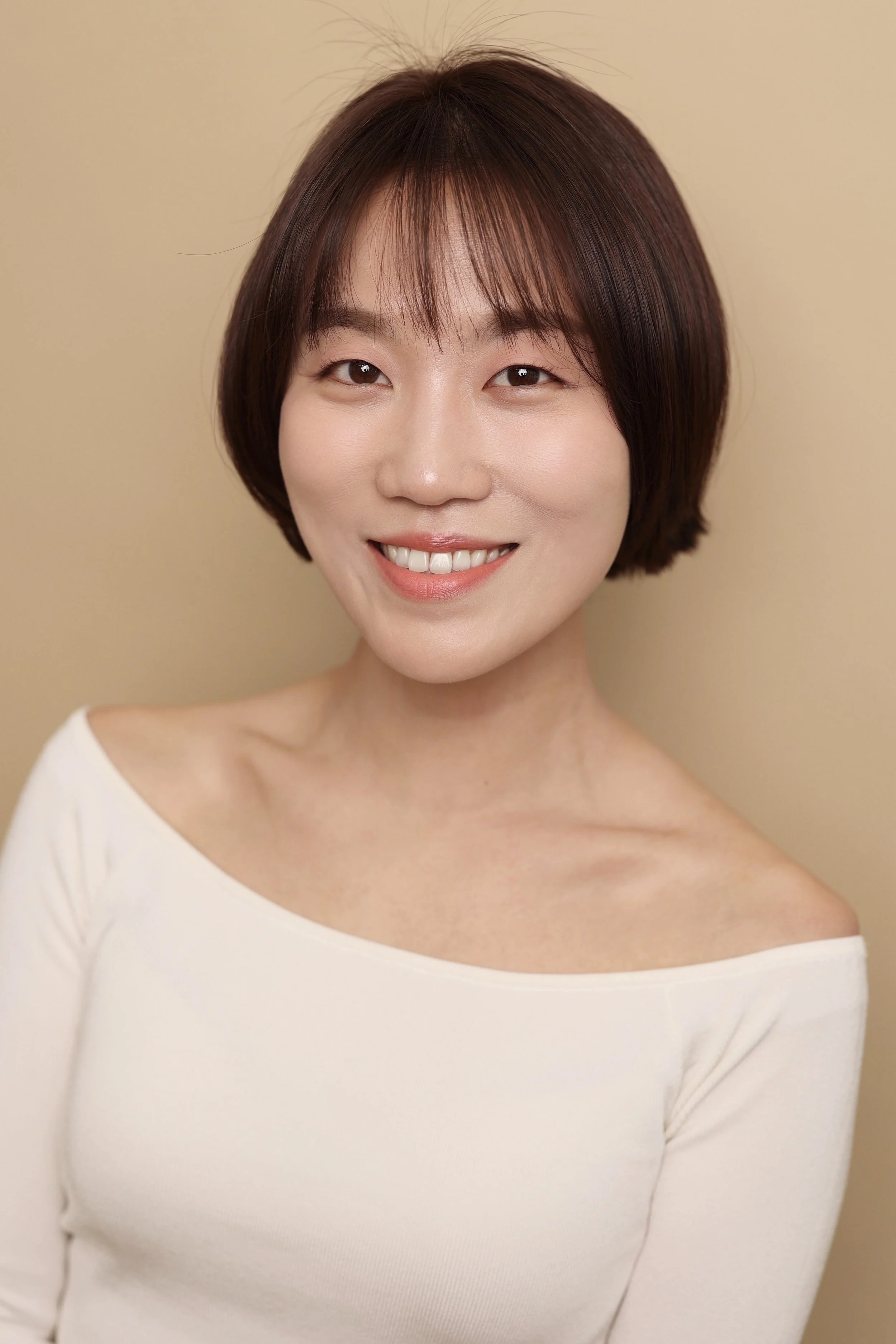 EJL_Headshots_New_7.jpg