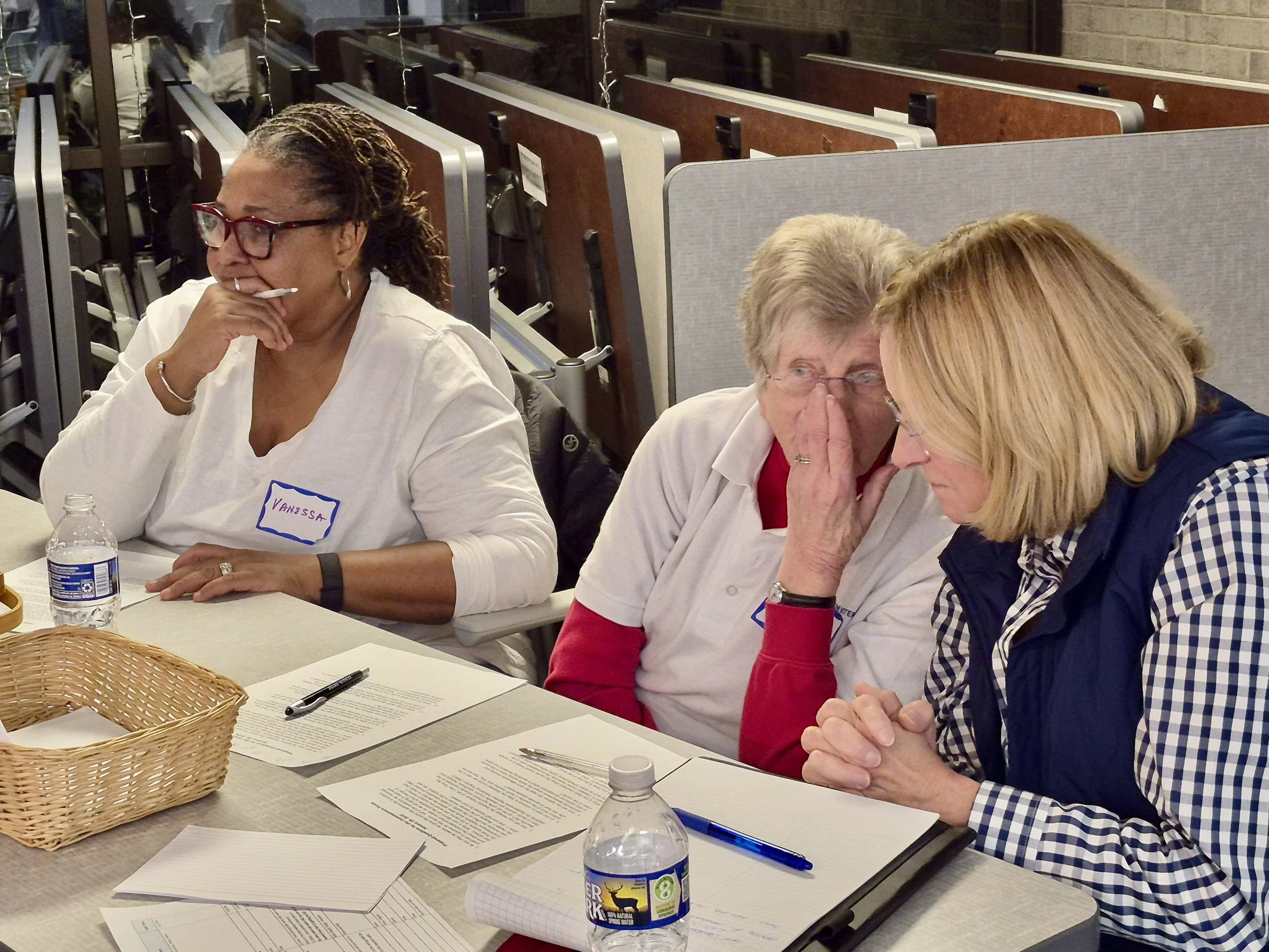 The vettors quietly waited for the questions to roll in.