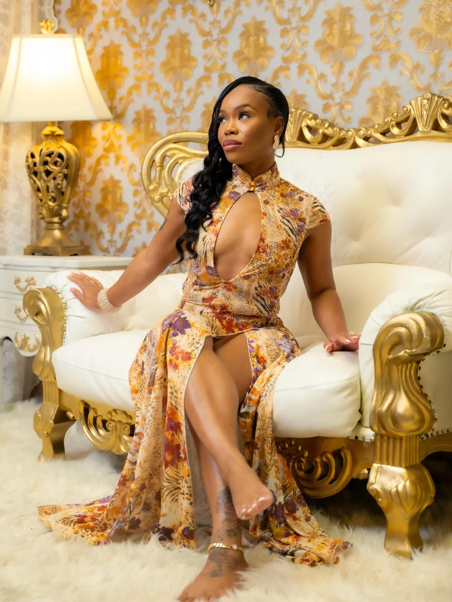 Always golden hour in the Royalty Room ✨
@iamrozzaye 
📸 by @whosmattrush 
📍 @orbitstudioshtx