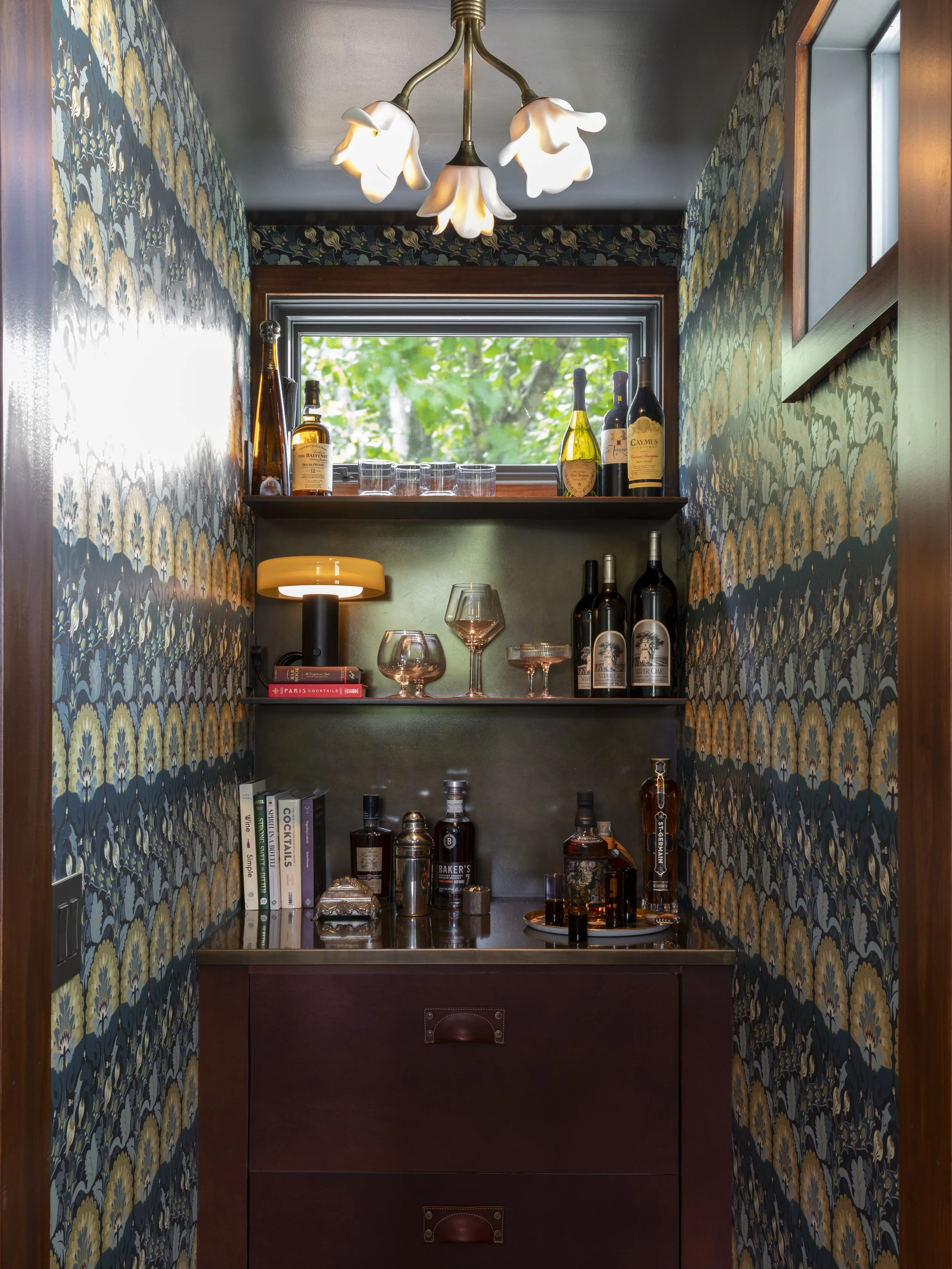 20. W9 Bar.jpg