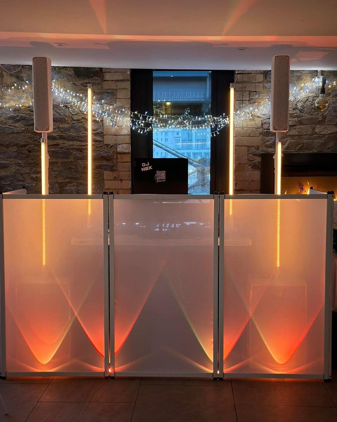 🎄 Host Your Christmas Party at Pier One! 🎉
Make this festive season one to remember with our all-in-one Christmas Party Packages – perfect for office parties, family celebrations, or festive nights out with friends!
✨ What’s Included: