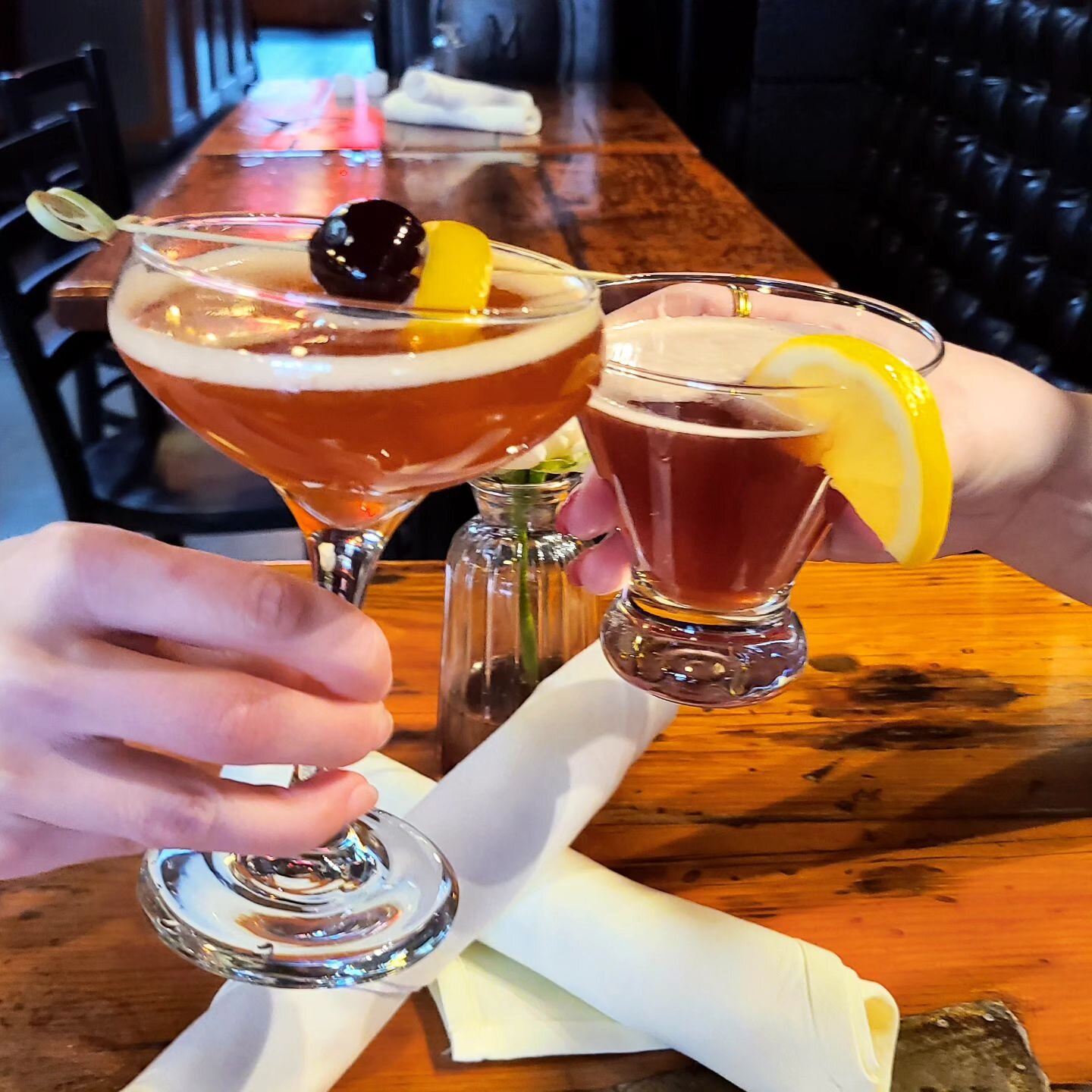 Come sip into something delicious this weekend at the Tin Room! 🍹
Open 3-midnight Friday &amp; Saturday, see you soon!✨️
-
#meetmeatthetinroom #craftsmanshipandcommunity #happyhour #cocktails #craftcocktails #mocktails #craftmocktails #weekendvibe #